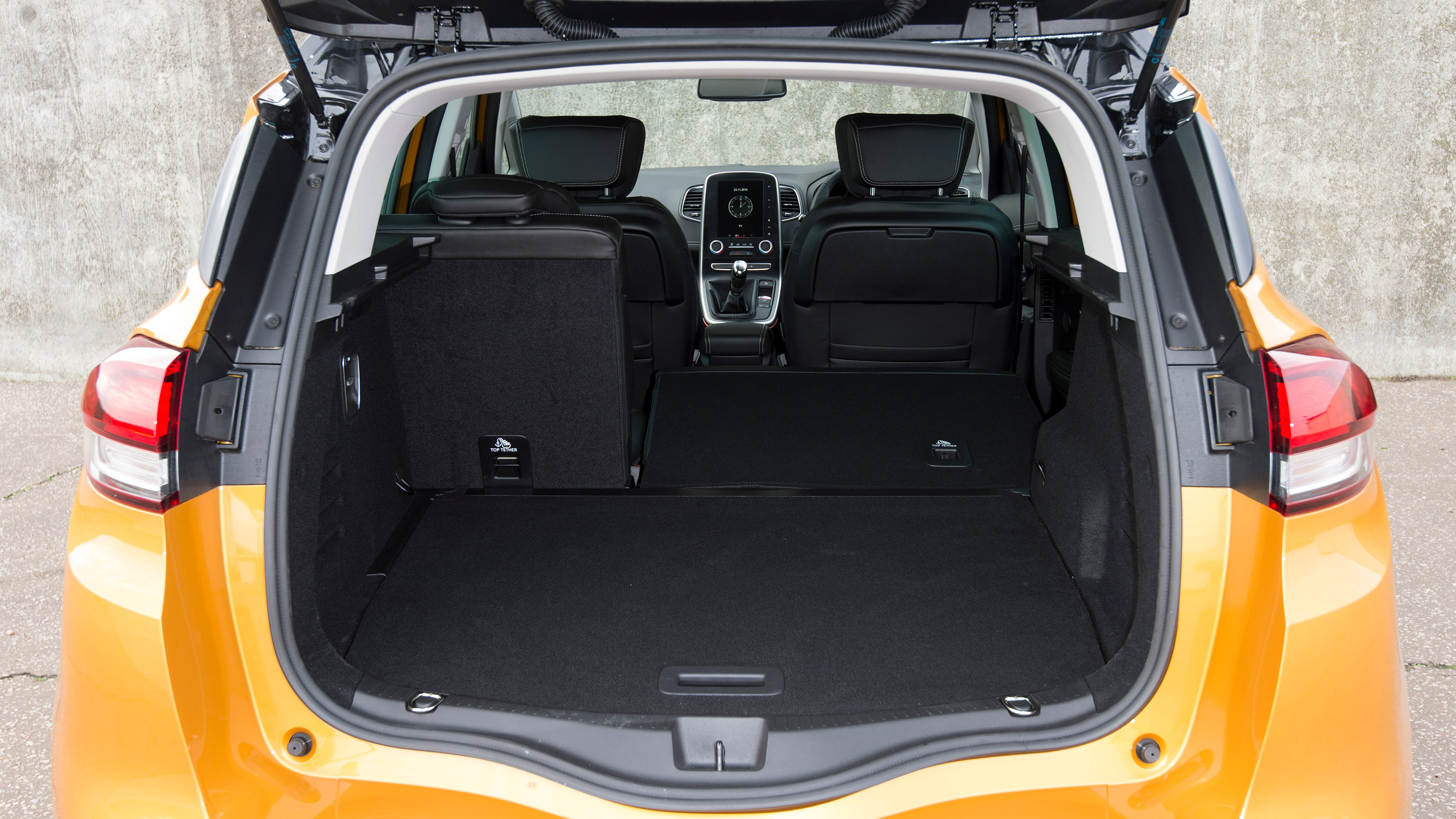 Used Renault Scenic Mk4 - boot