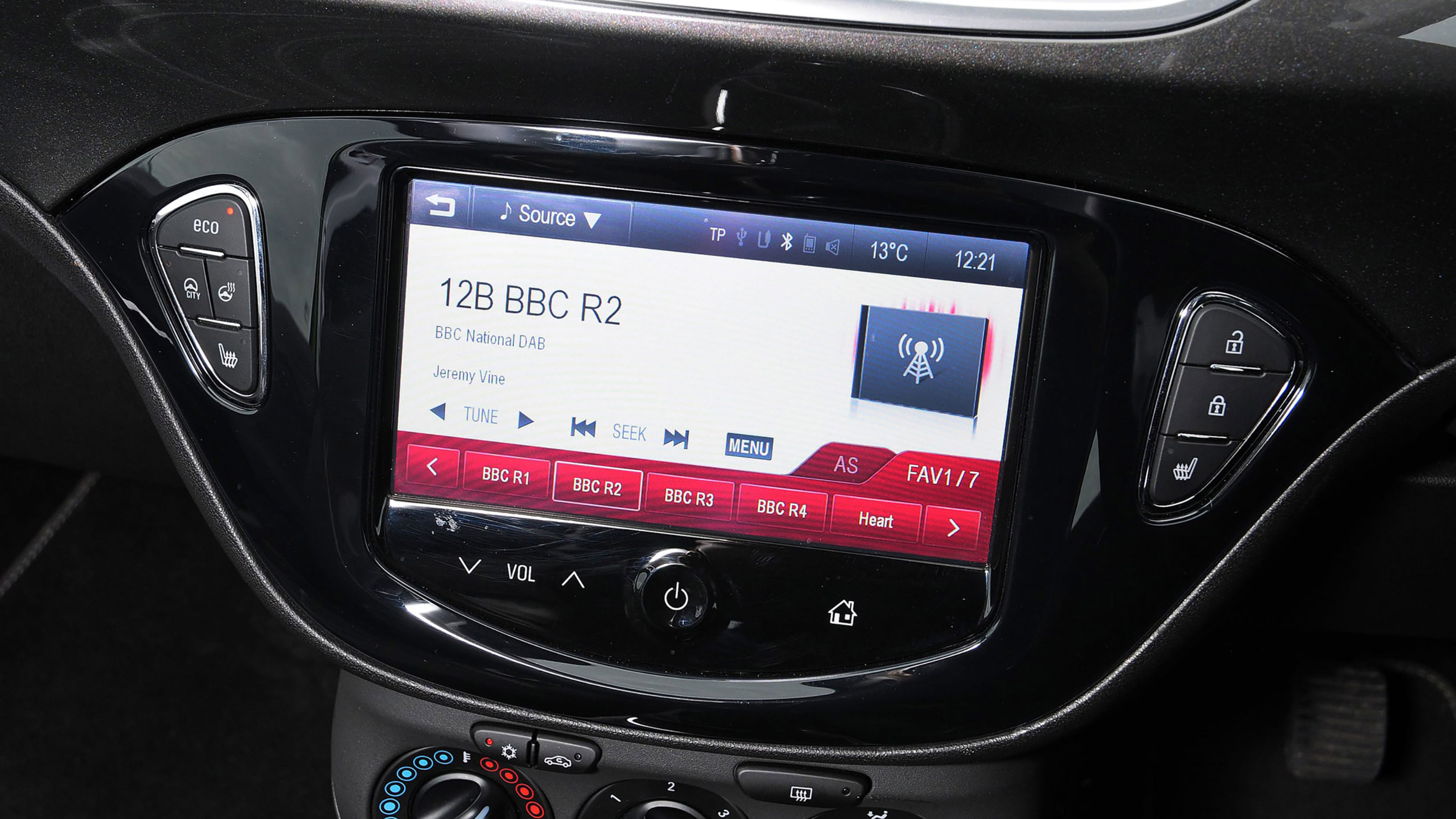 Used Vauxhall Corsa Mk4 - sat-nav