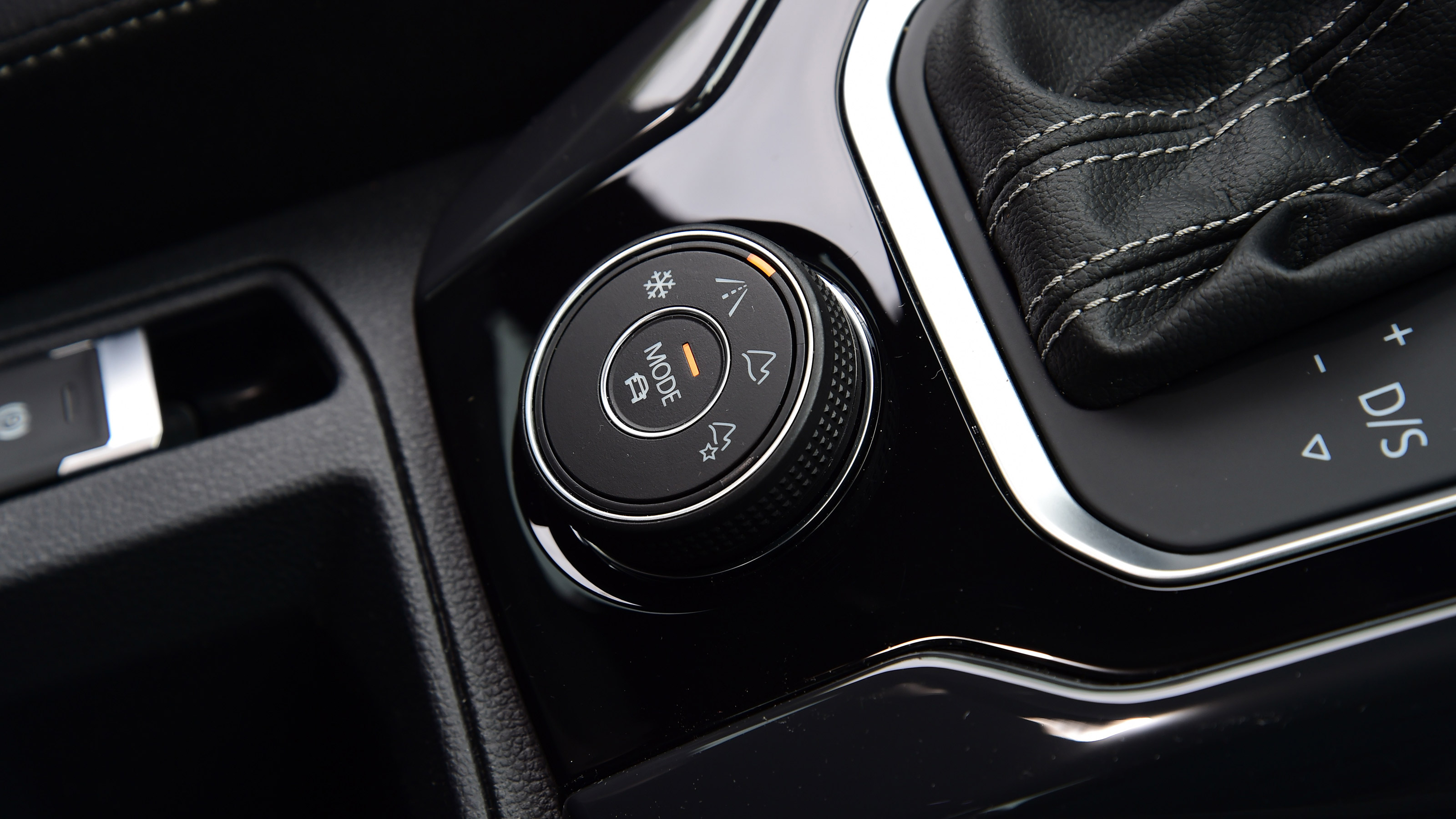 Used Volkswagen T-Roc - drive mode