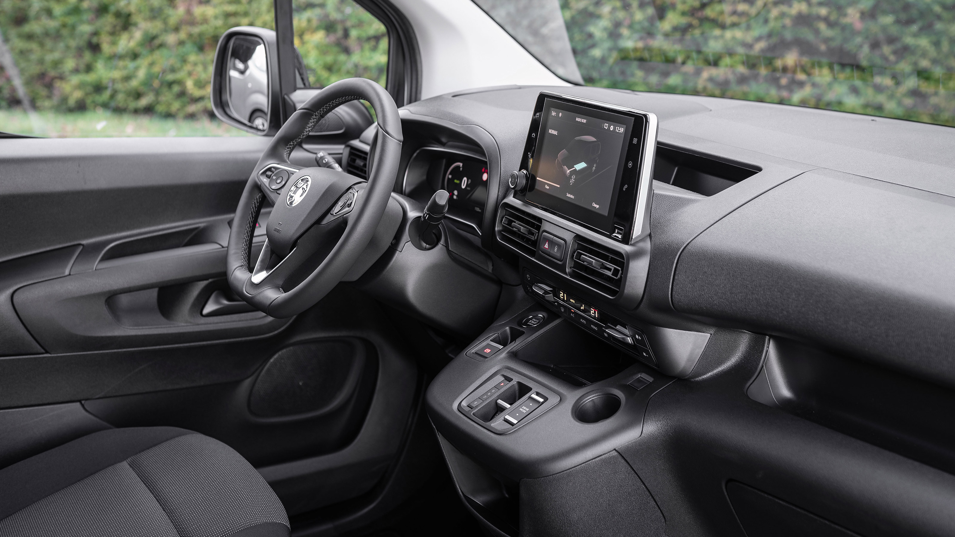 Vauxhall Combo-e - dash