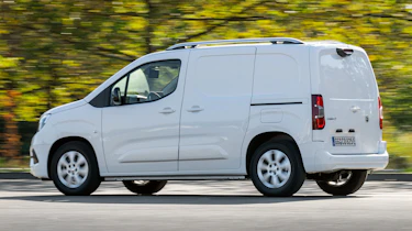 Vauxhall Combo-e - rear action