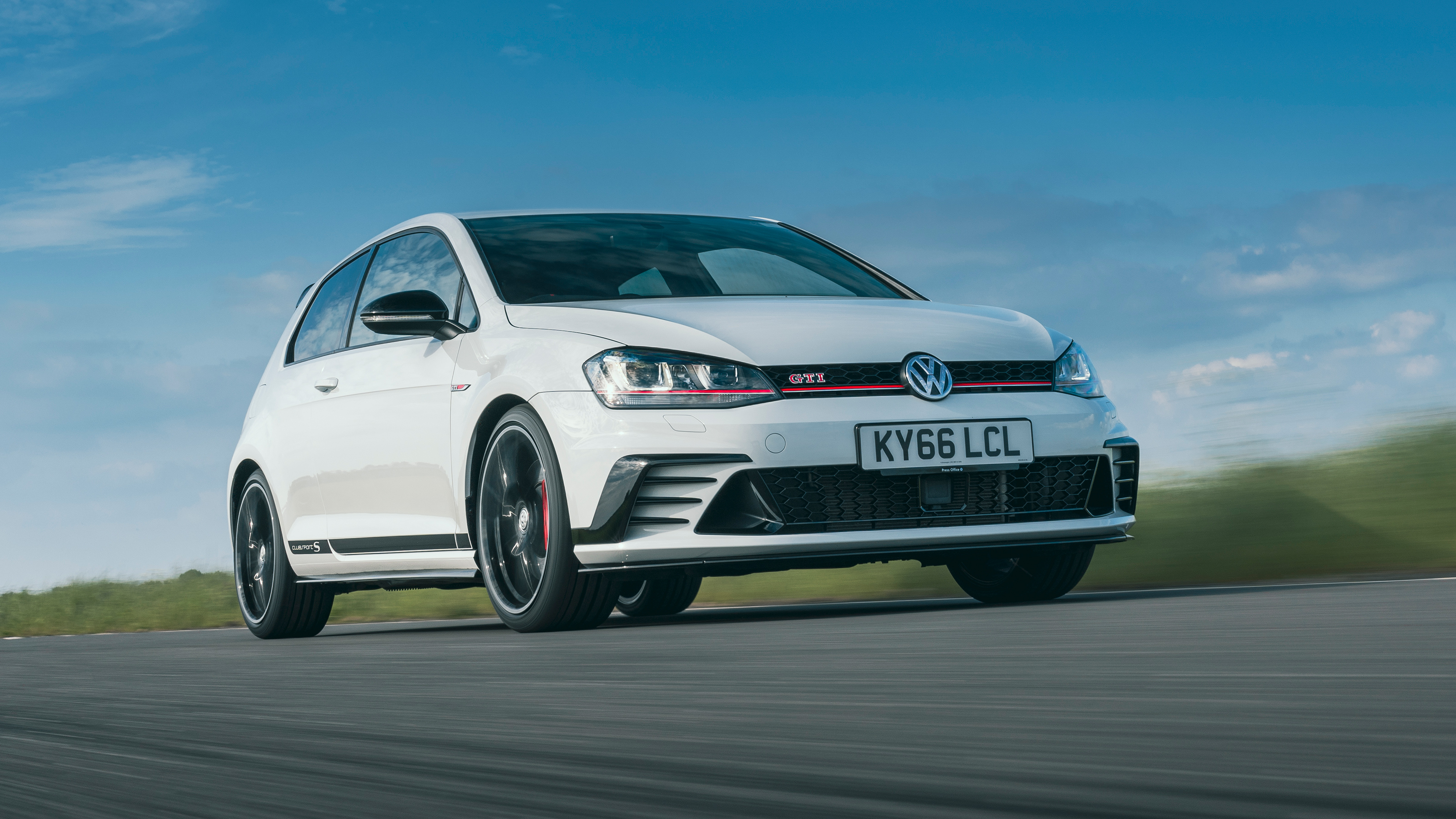 Volkswagen Golf GTI - Mk7 front