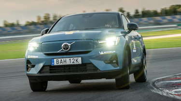 Volvo C40 - front