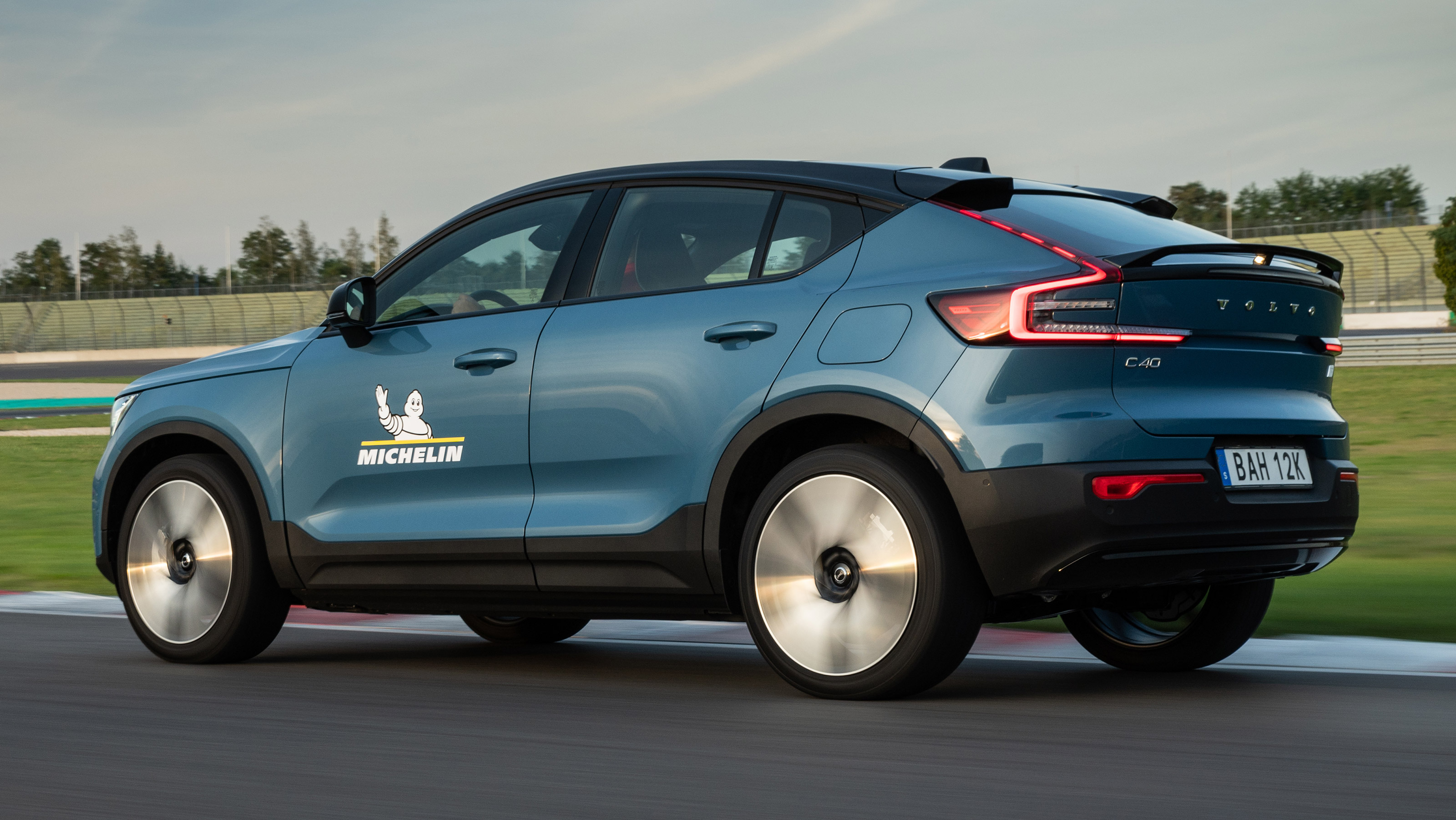 Volvo C40 - rear