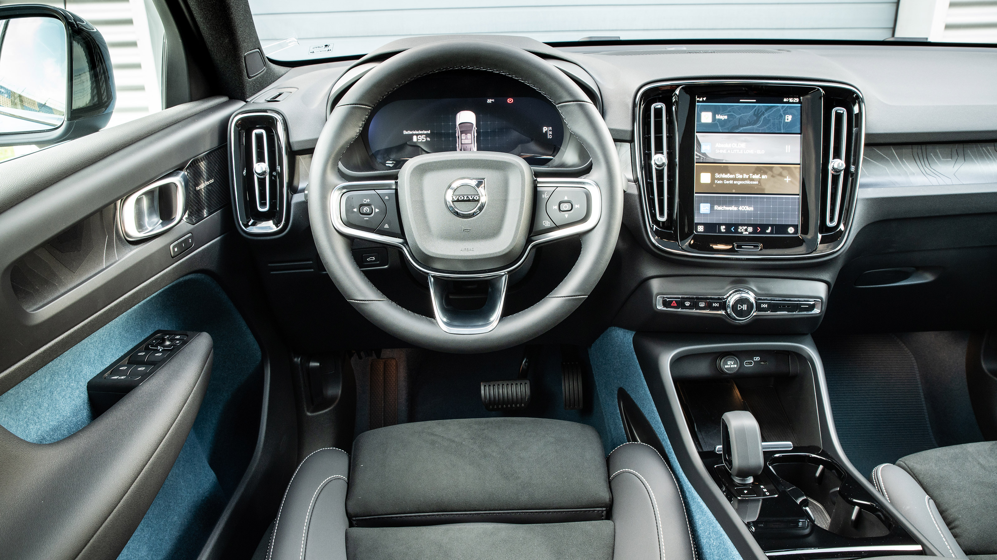Volvo C40 - dash