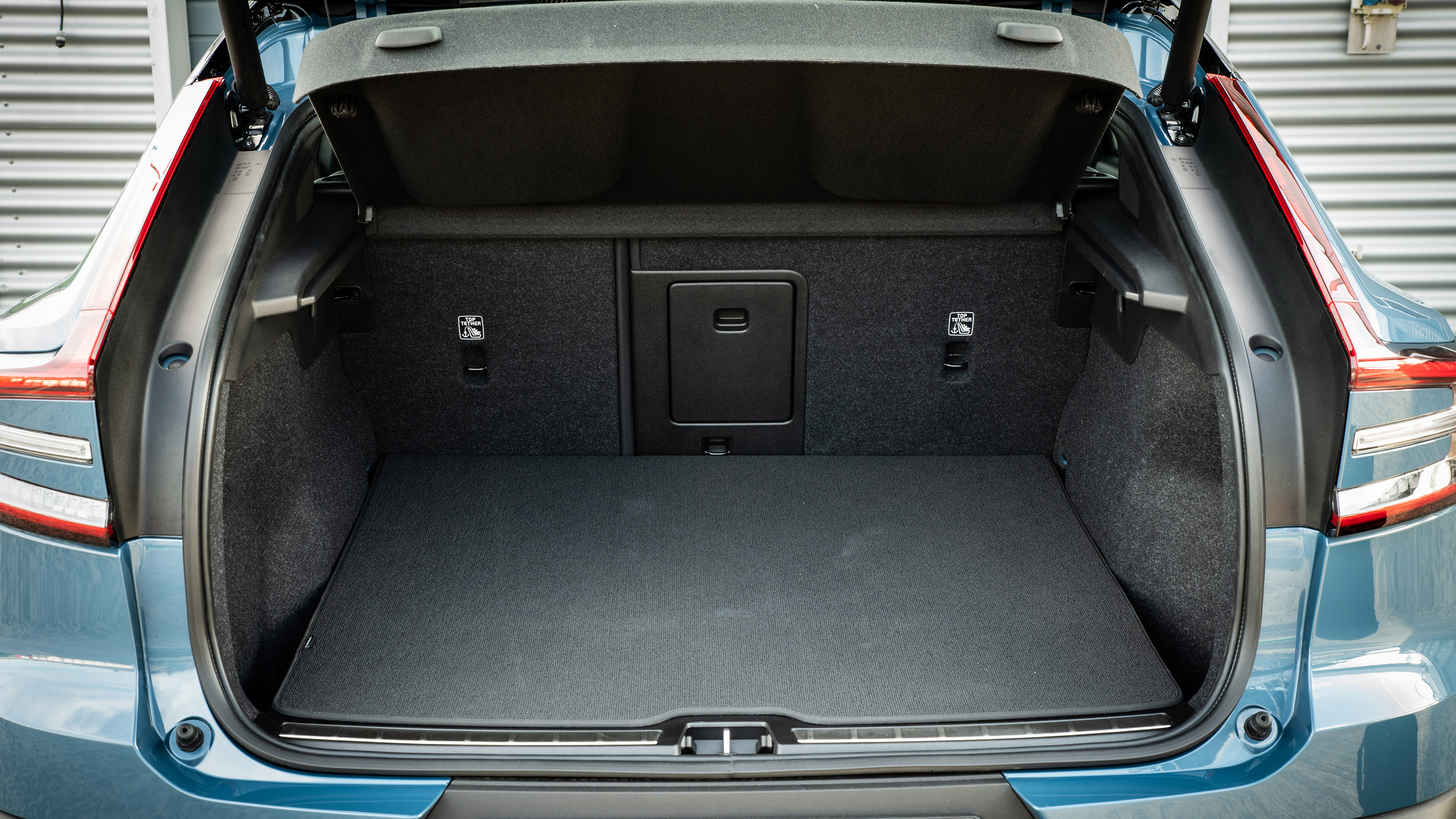 Volvo C40 - boot