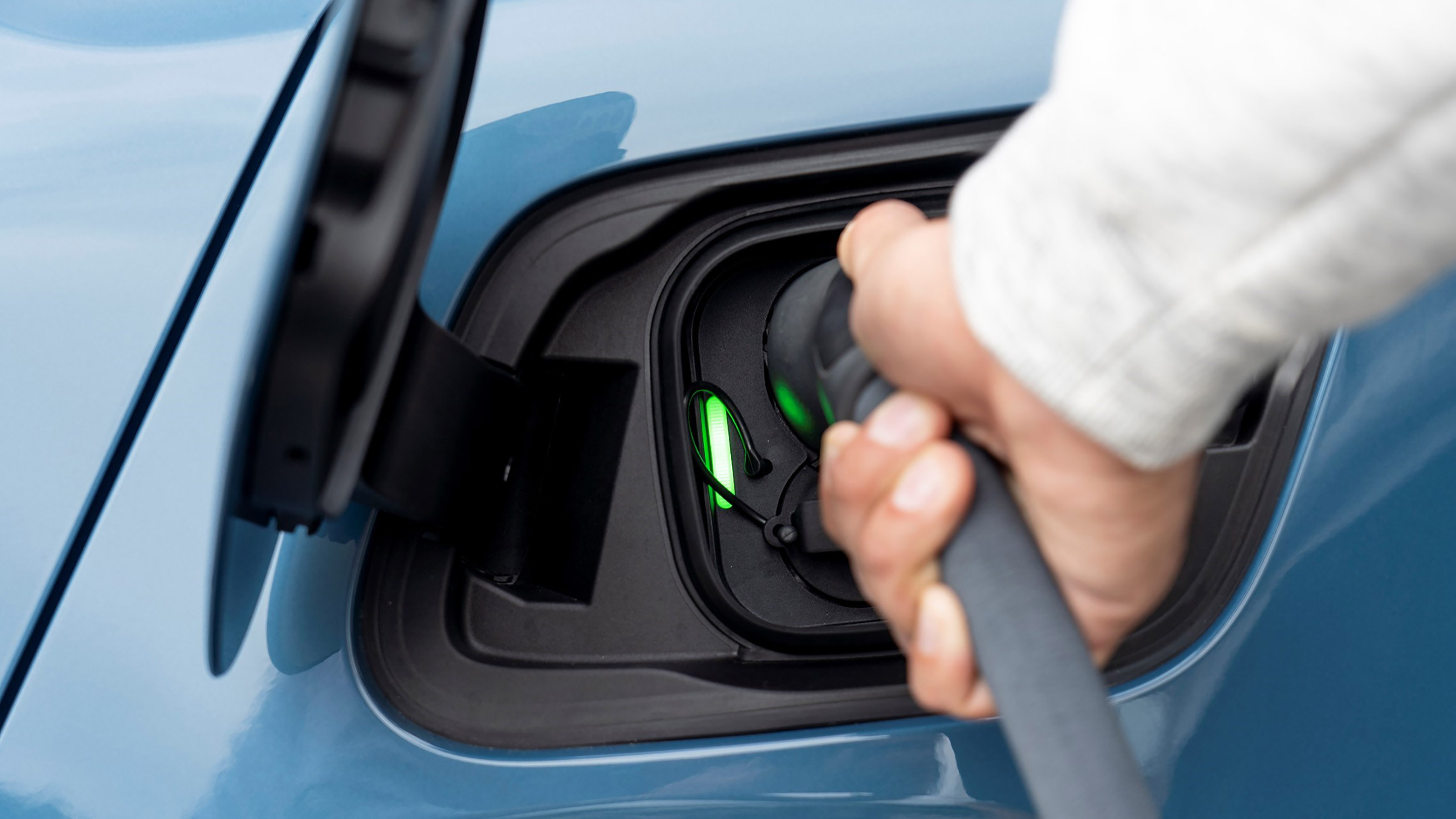 Volvo C40 Recharge - charging