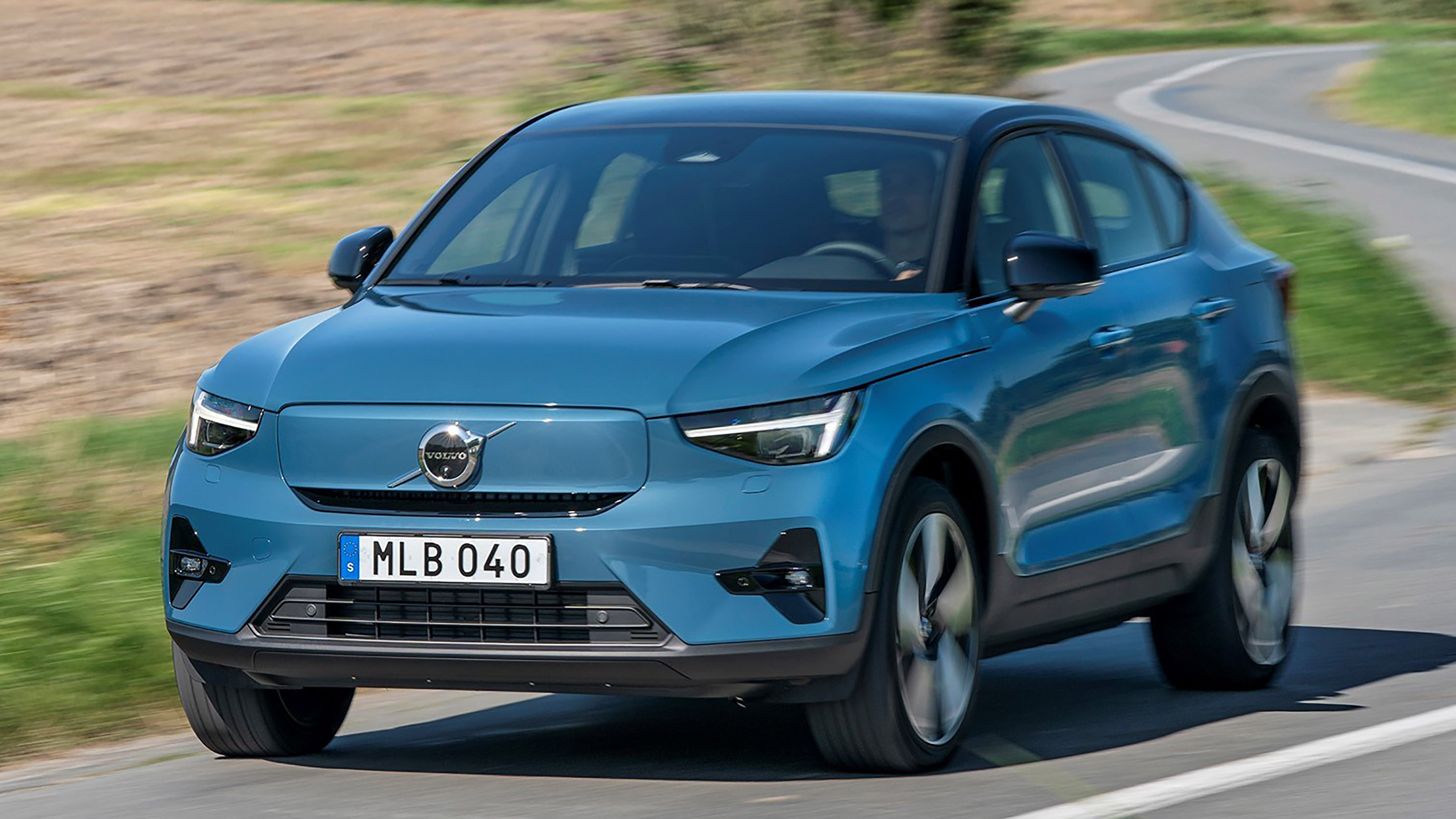 Volvo C40 Recharge - front action