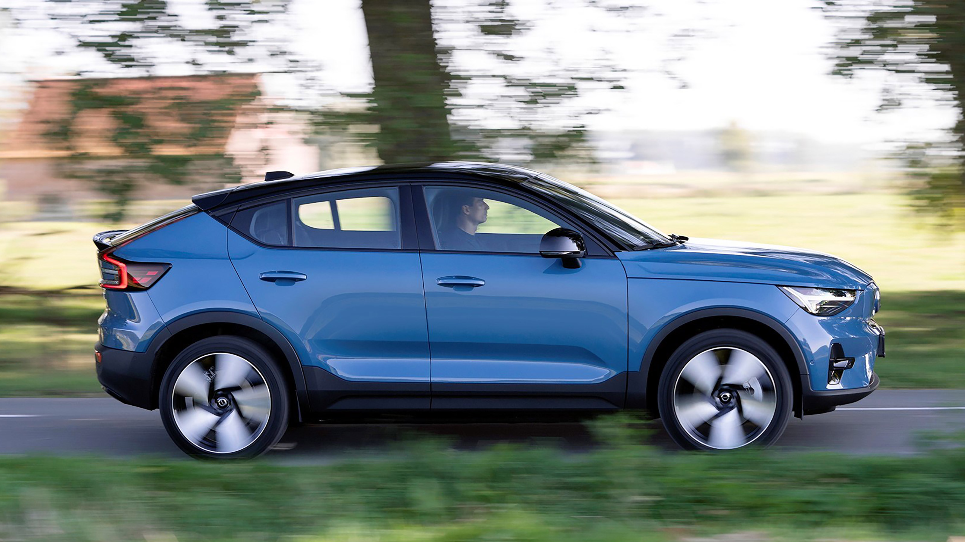 Volvo C40 Recharge - side
