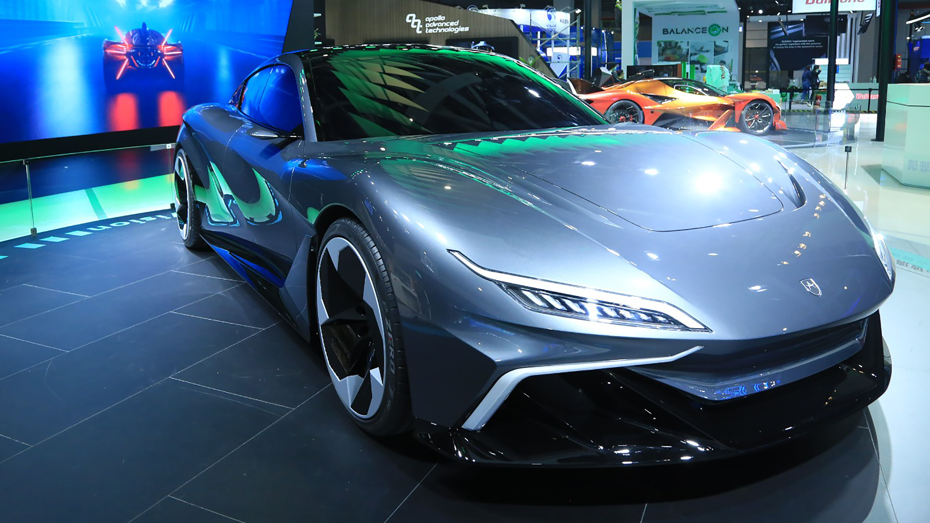 Apollo showcase - front