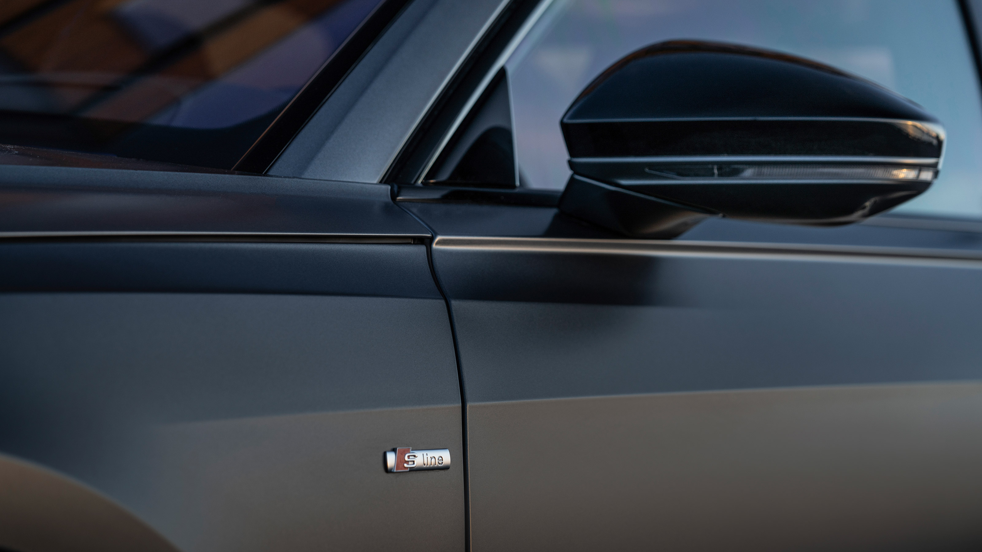 Audi A8 - wing mirror