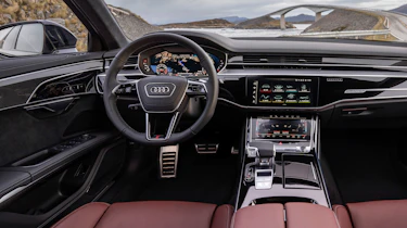 Audi A8 - dash
