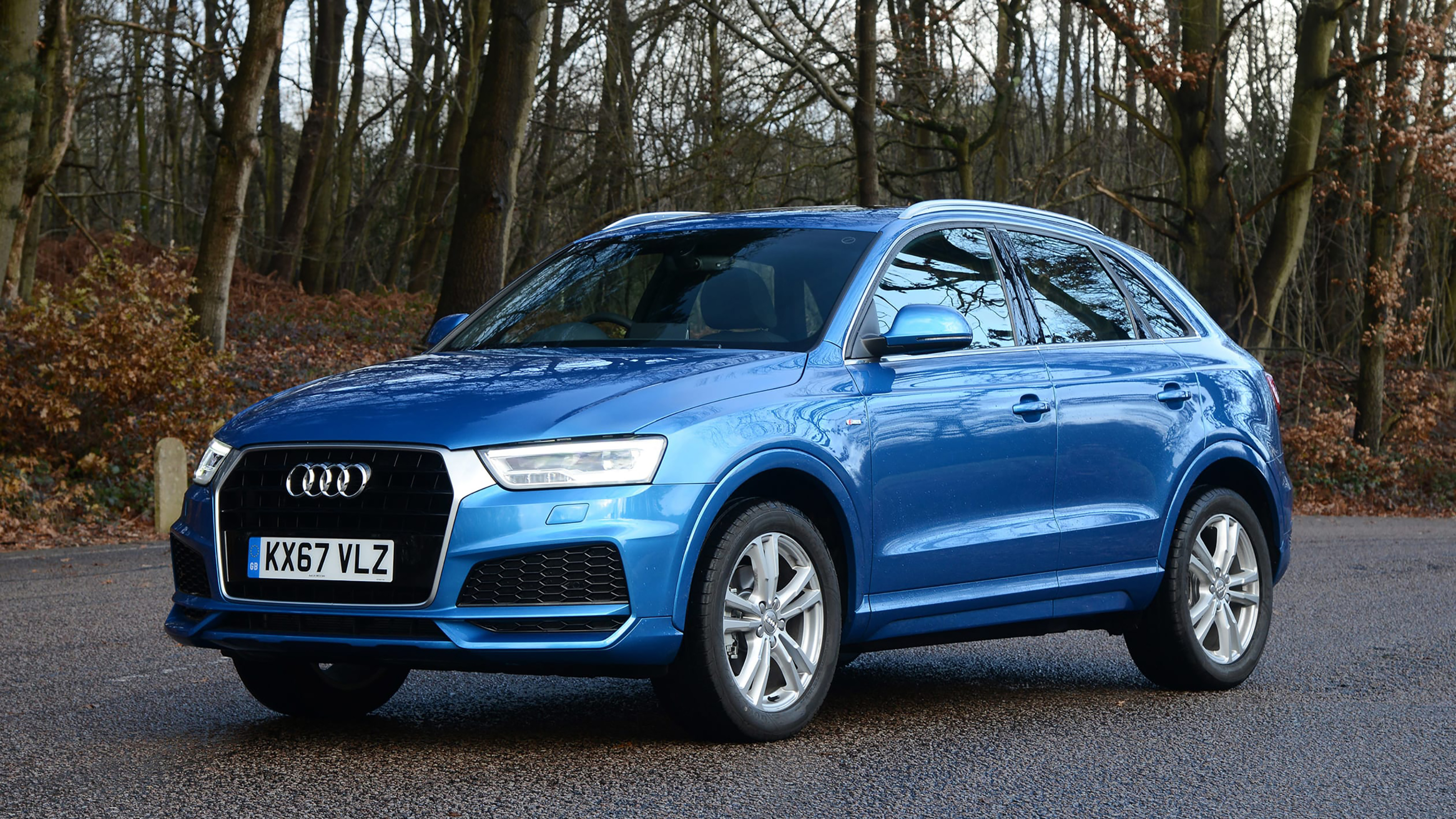 Audi Q3 Mk1 facelift - front static 
