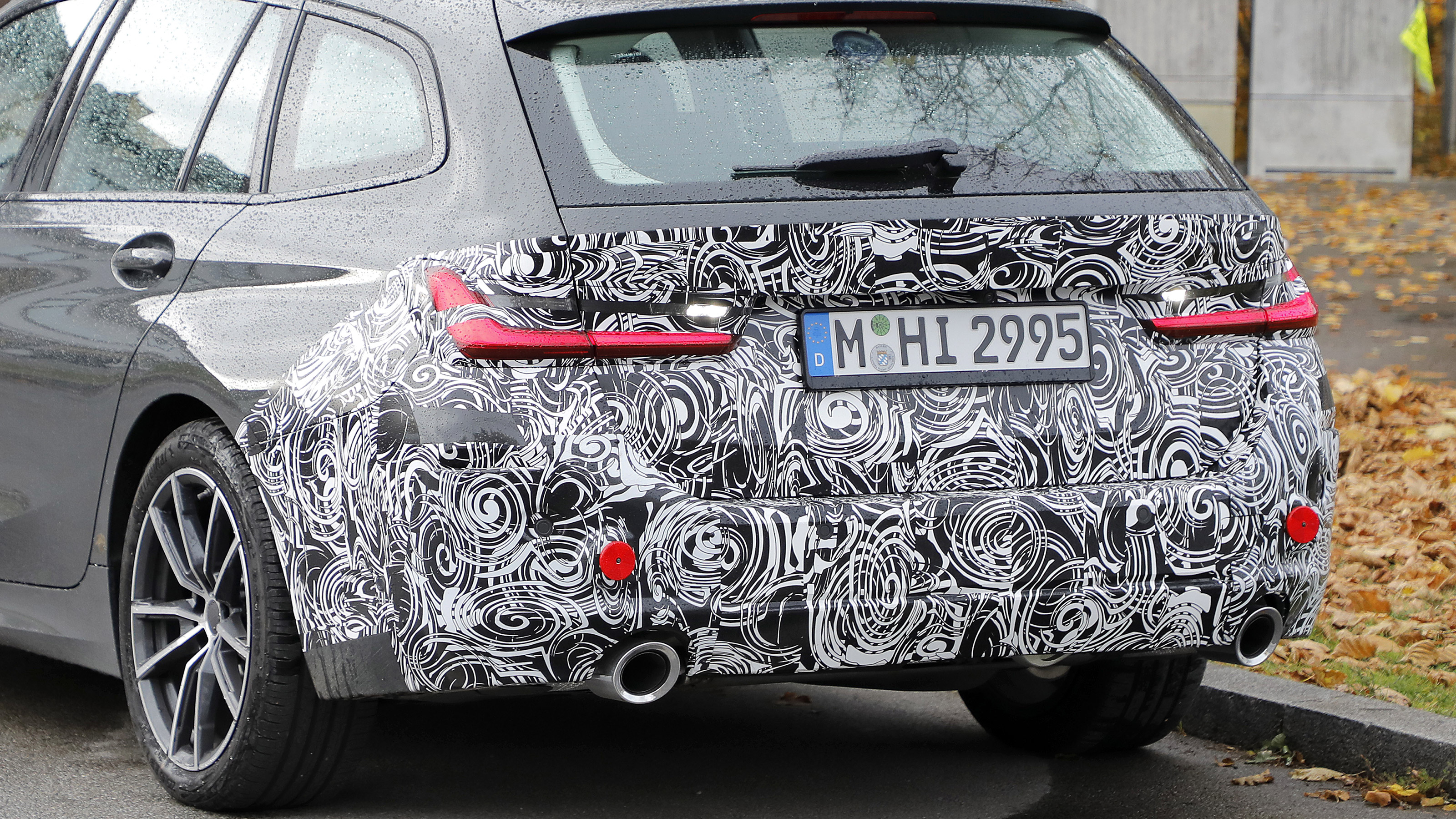 BMW 3 Series Touring - spyshot 10