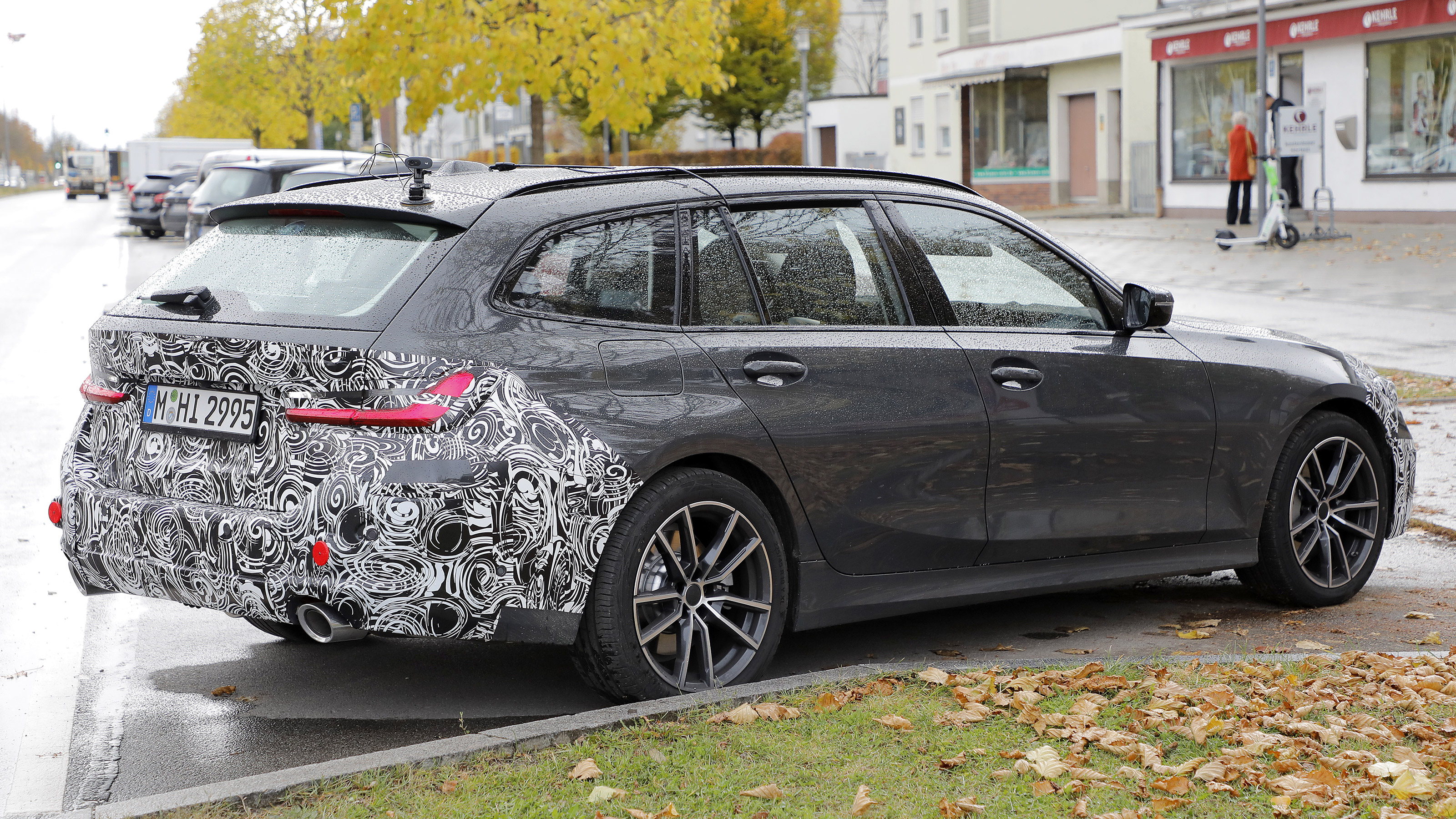 BMW 3 Series Touring - spyshot 5