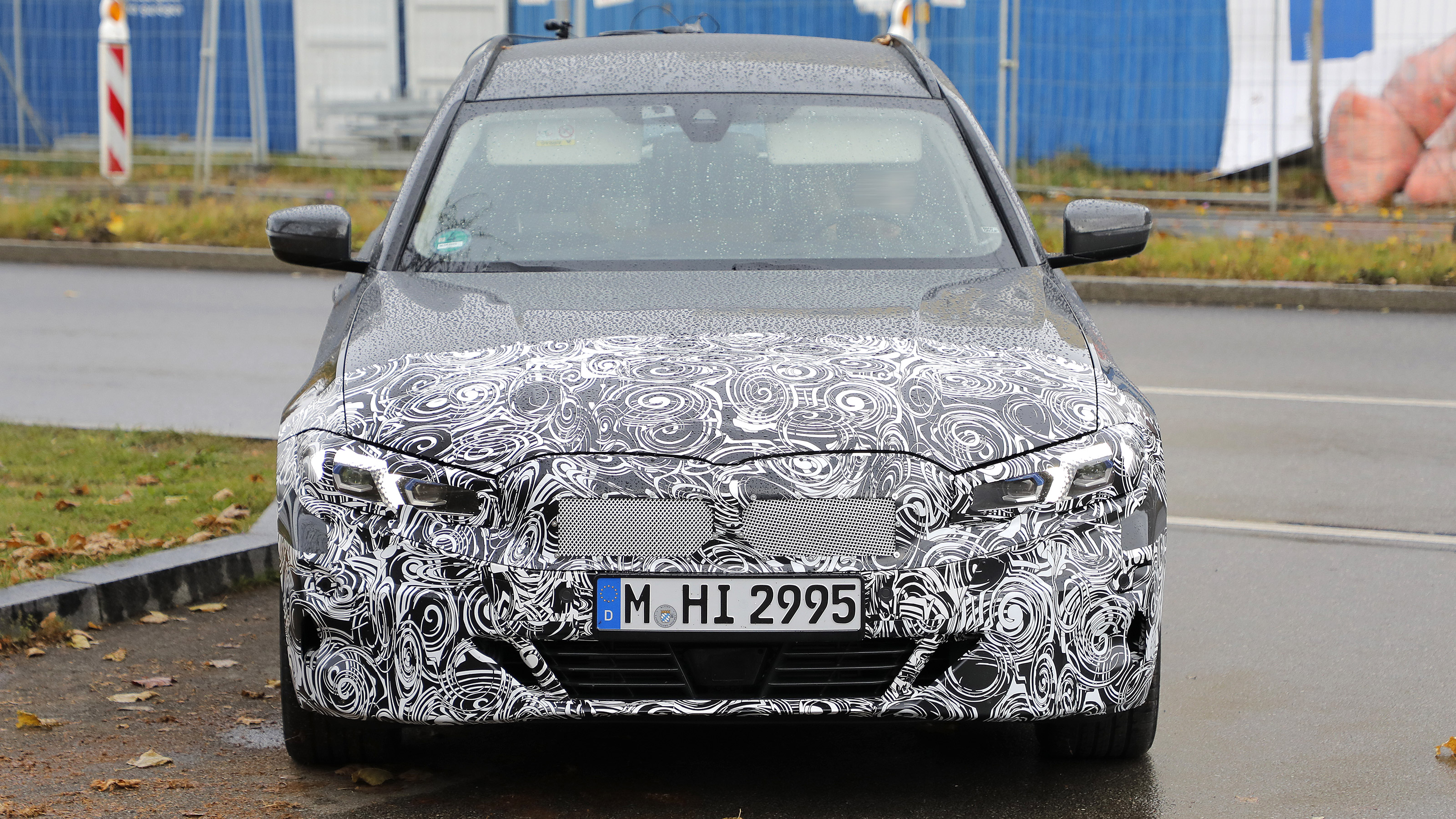 BMW 3 Series Touring - spyshot 7