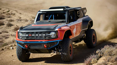 Ford Bronco DR - front action