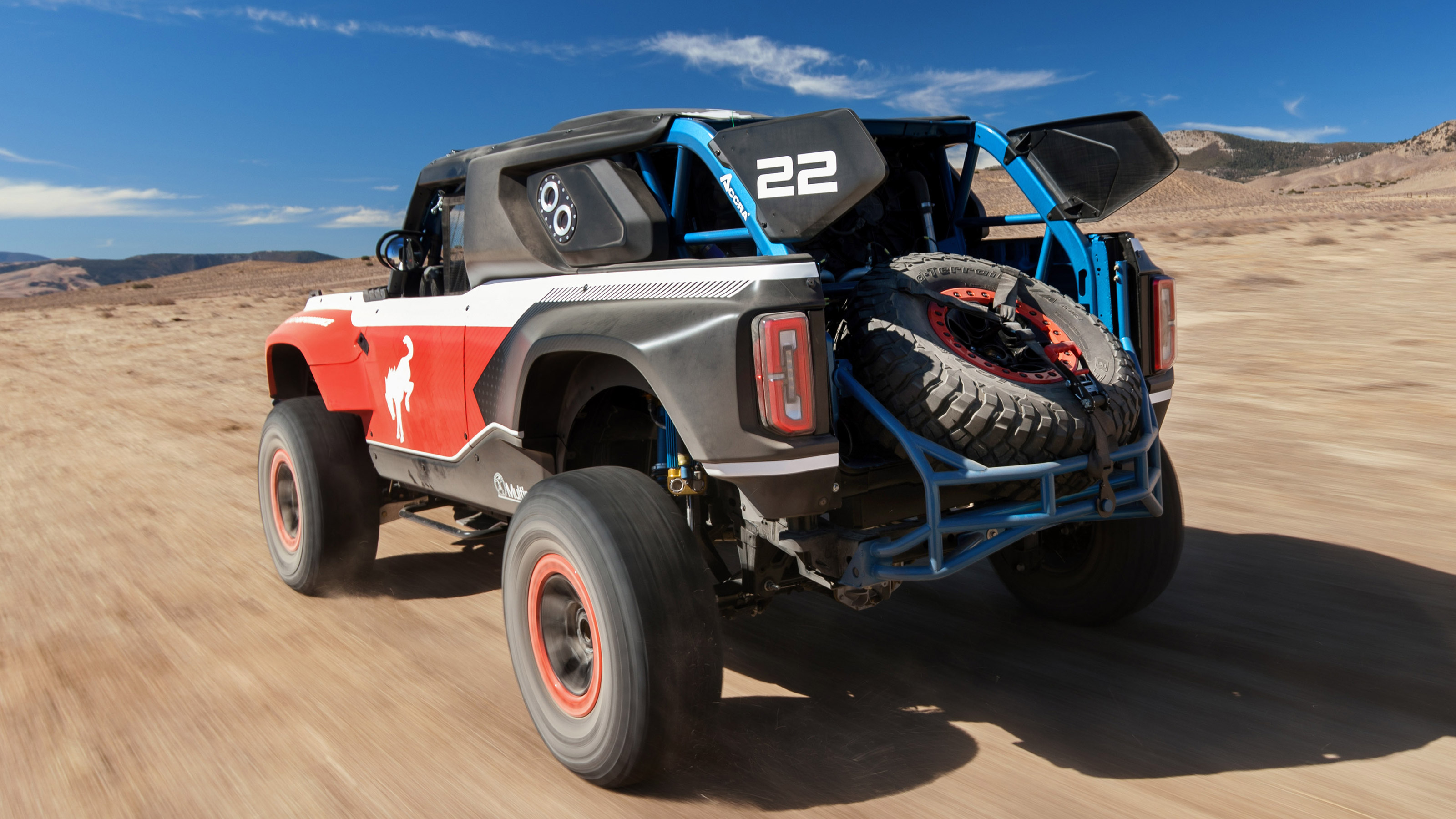 Ford Bronco DR - rear