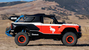 Ford Bronco DR - side