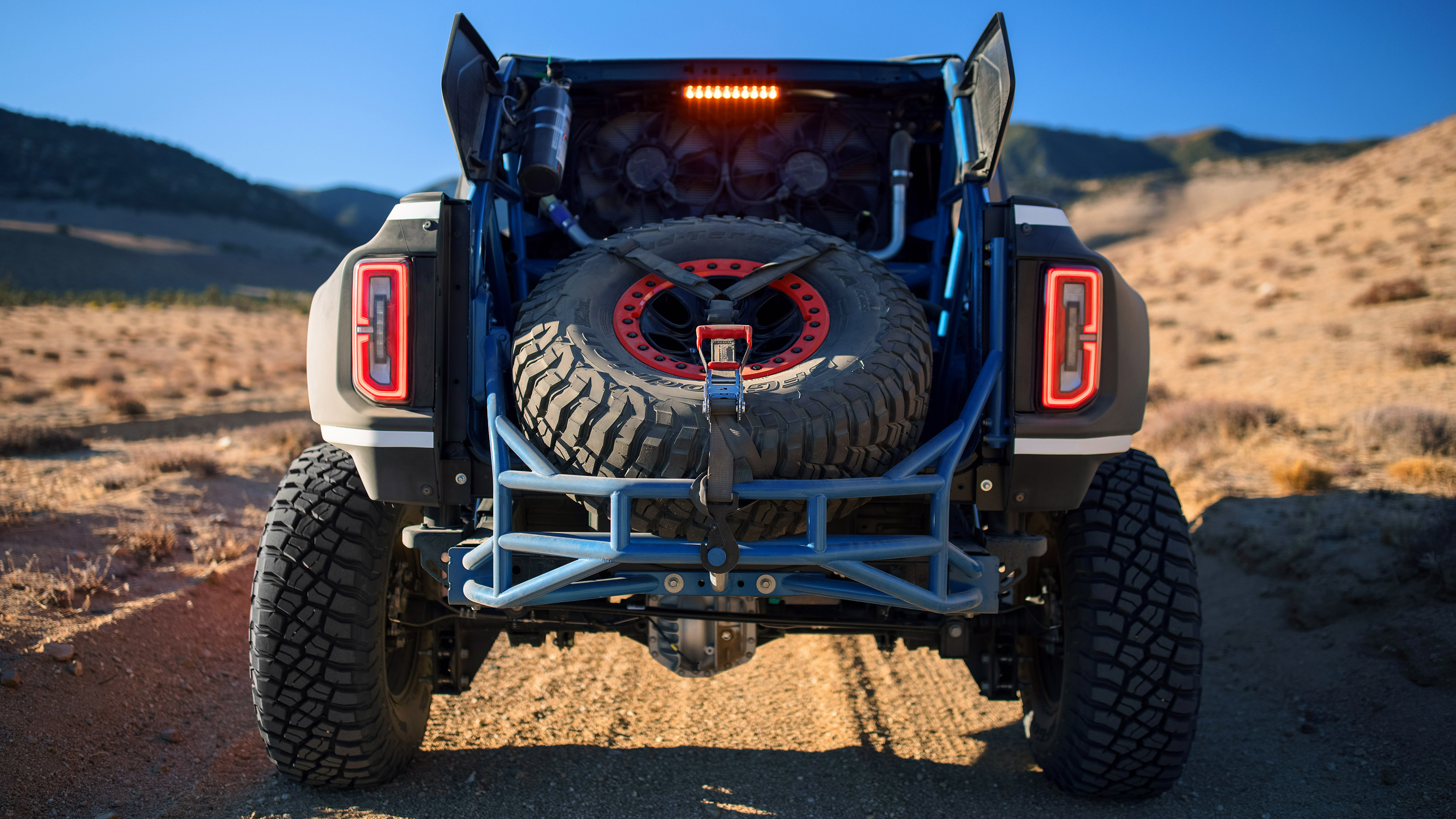 Ford Bronco DR - full rear