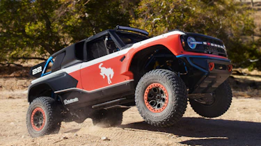 Ford Bronco DR - action