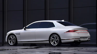 Genesis G90 - rear