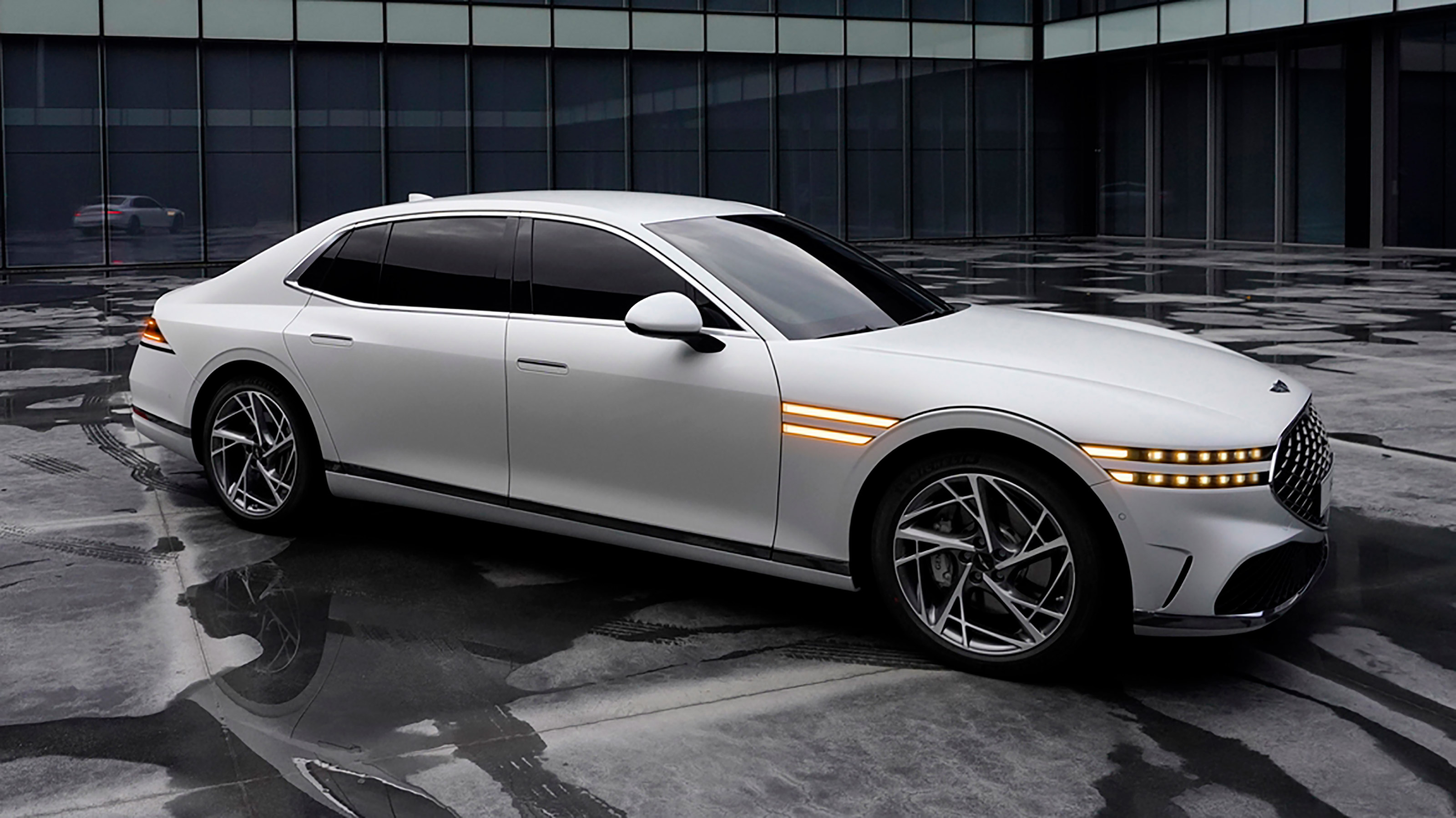 Genesis G90 - front