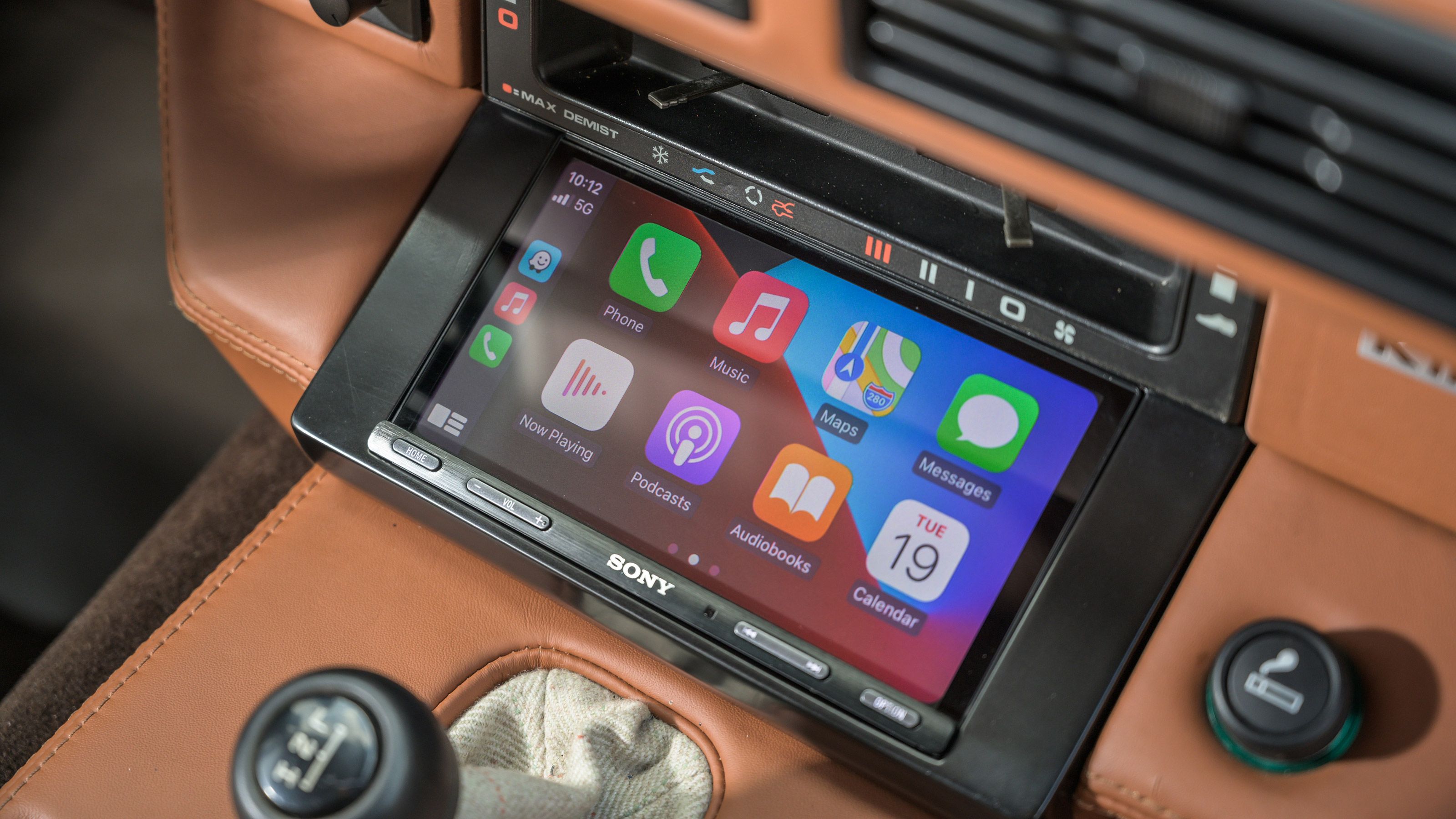 Kingsley ULEZ Range Rover Classic - CarPlay