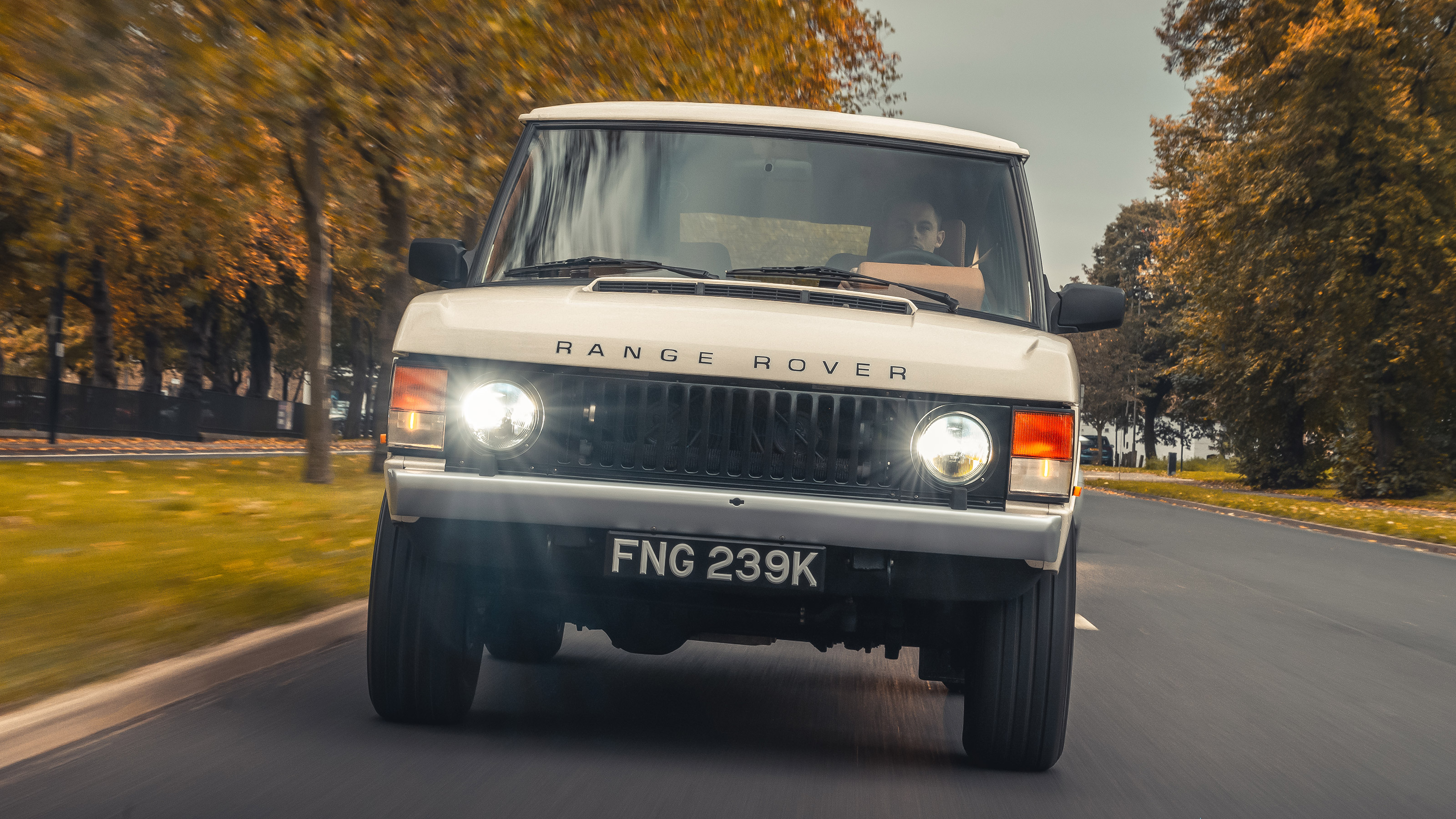 Kingsley ULEZ Range Rover Classic - front action
