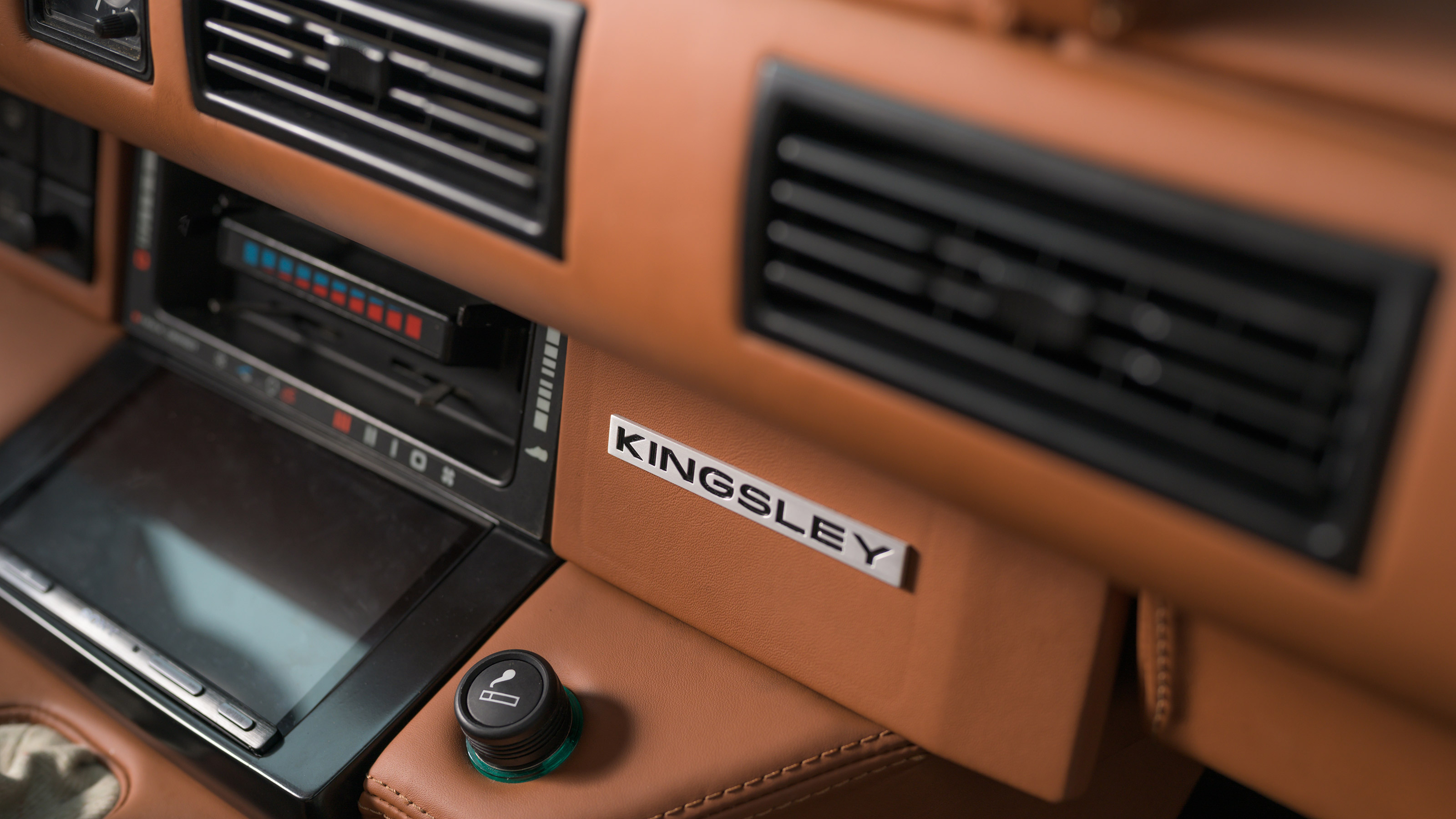 Kingsley ULEZ Range Rover Classic - interior