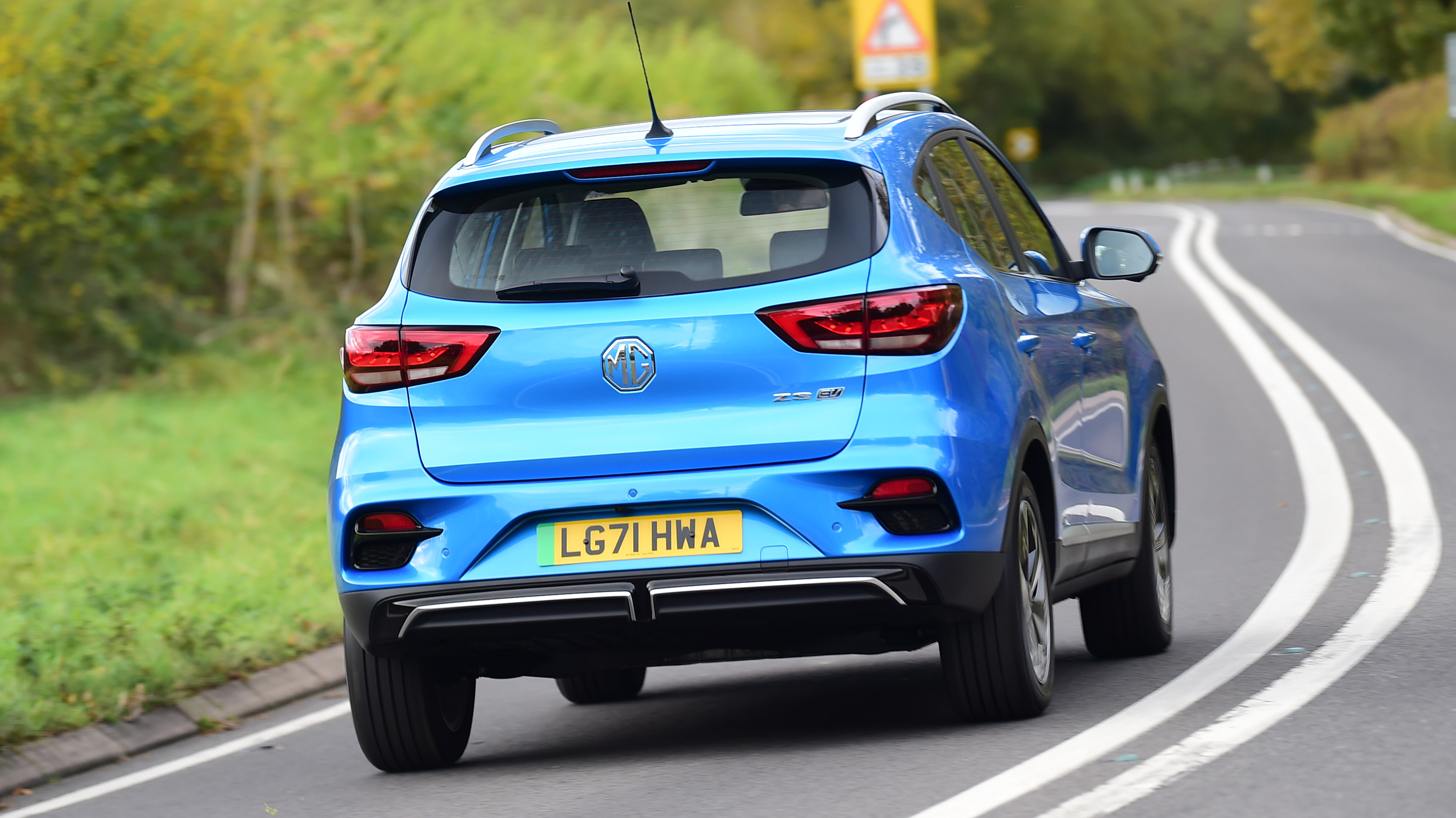 MG ZS EV - rear cornering