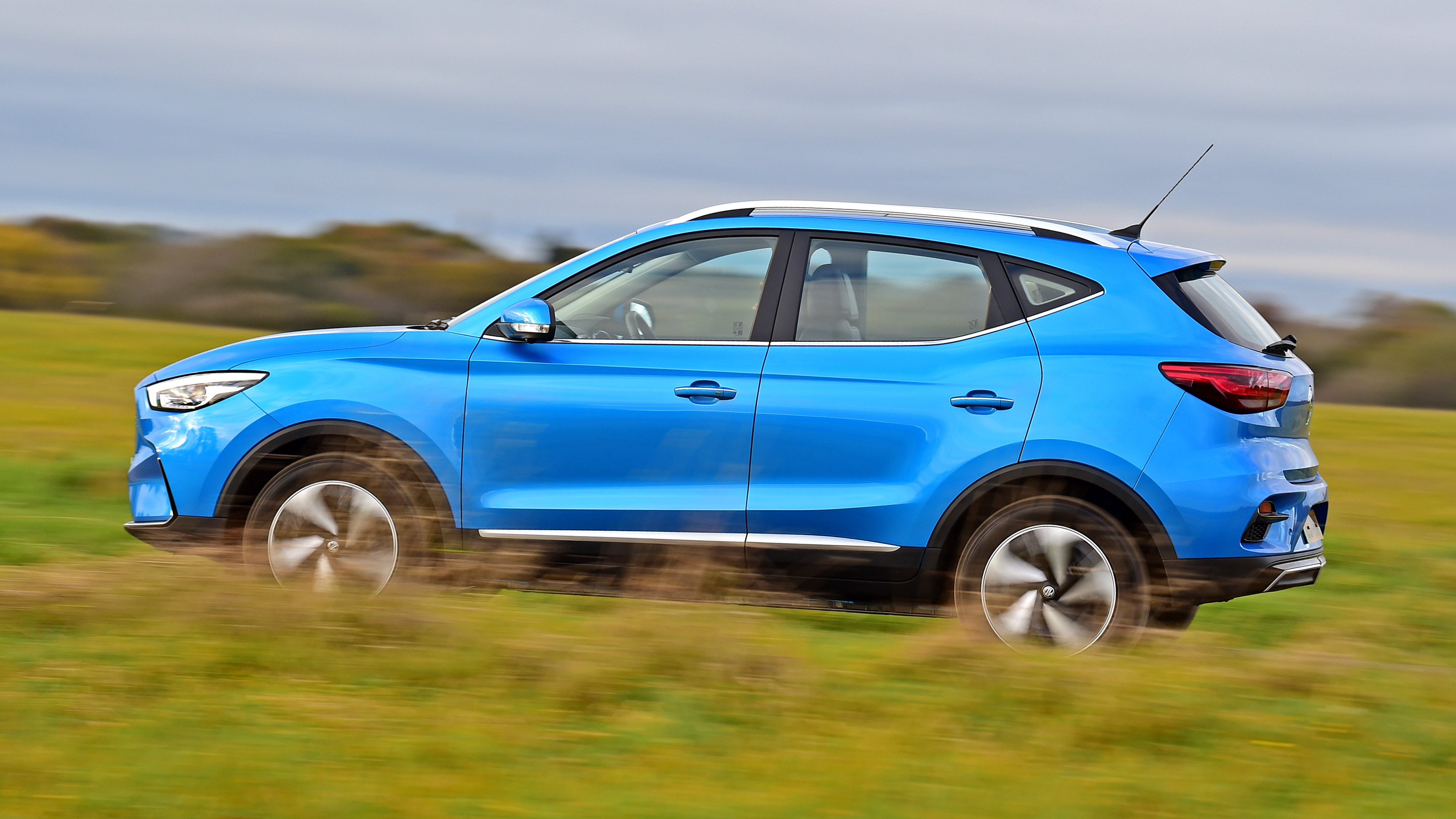 MG ZS EV - side