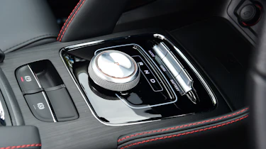 MG ZS EV - centre console