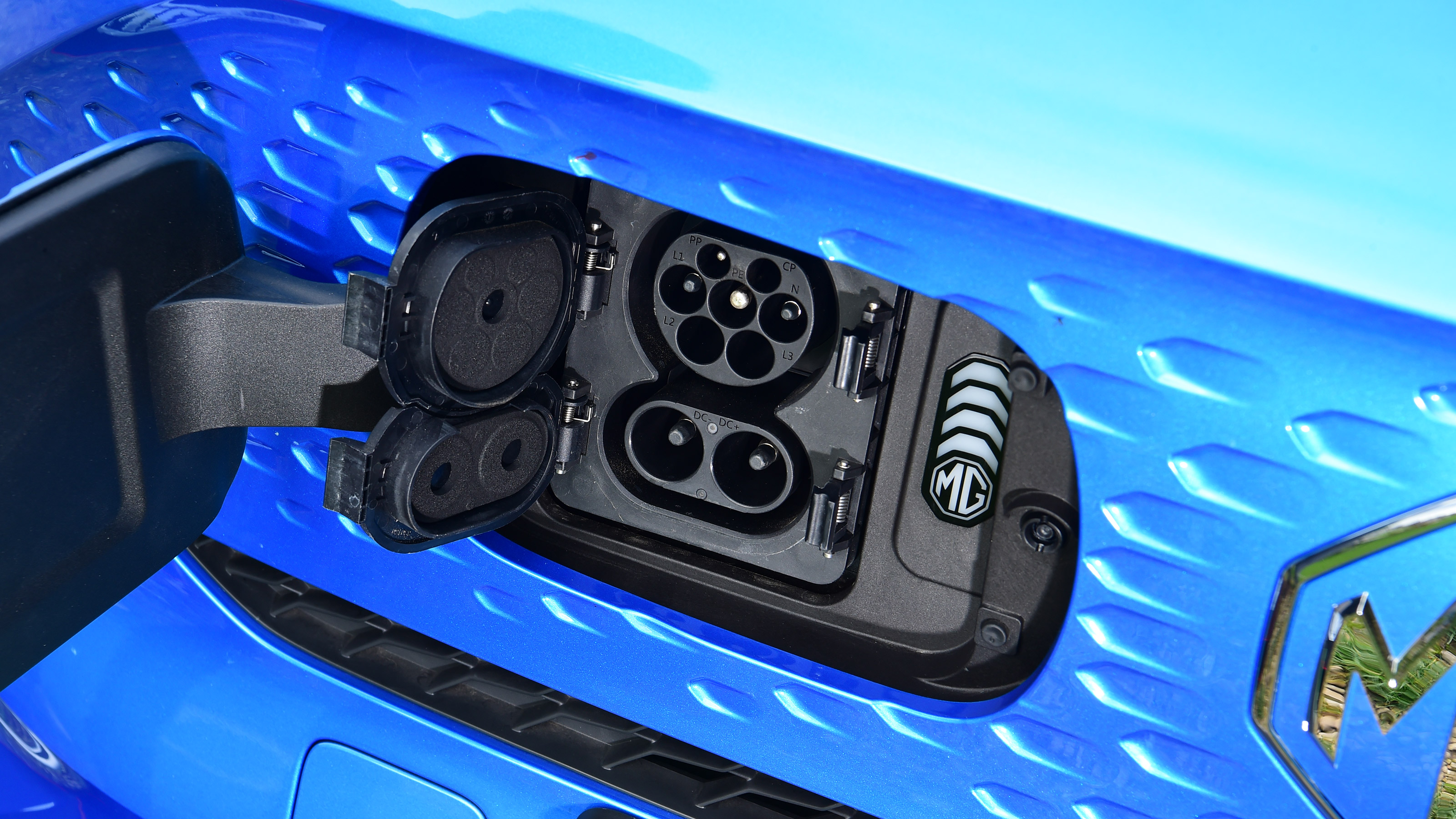 MG ZS EV - charging port