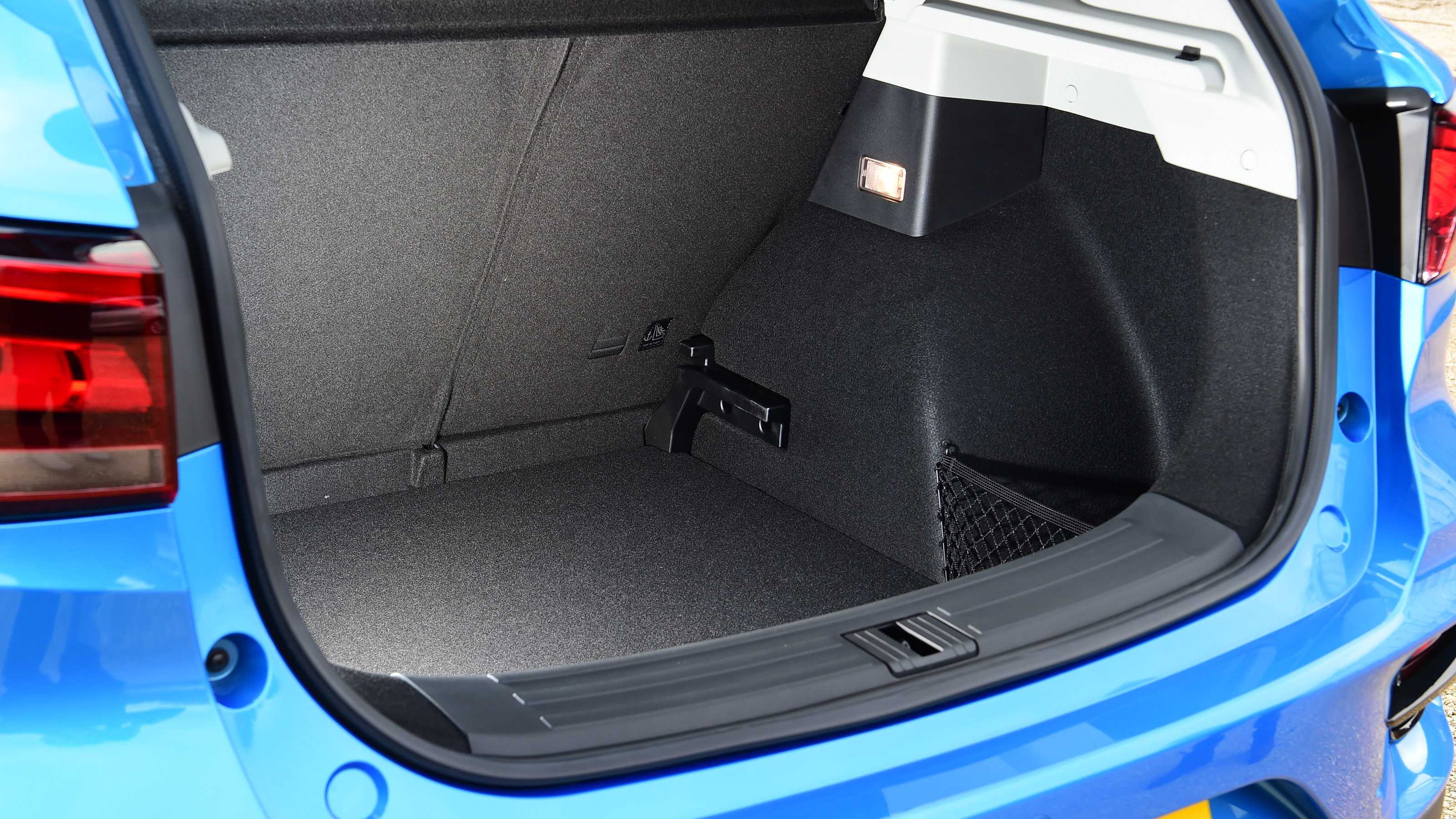 MG ZS EV - boot