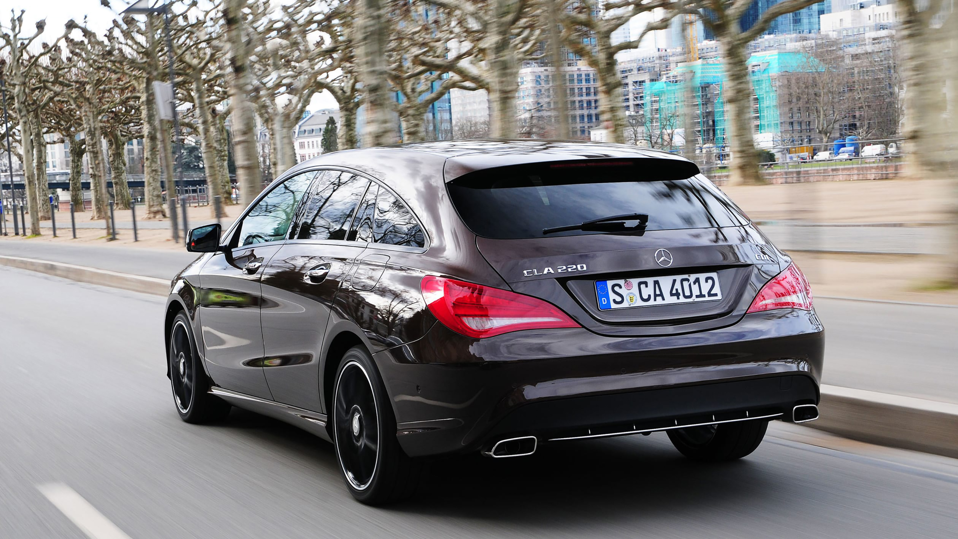 Mercedes CLA Shooting Brake - rear tracking