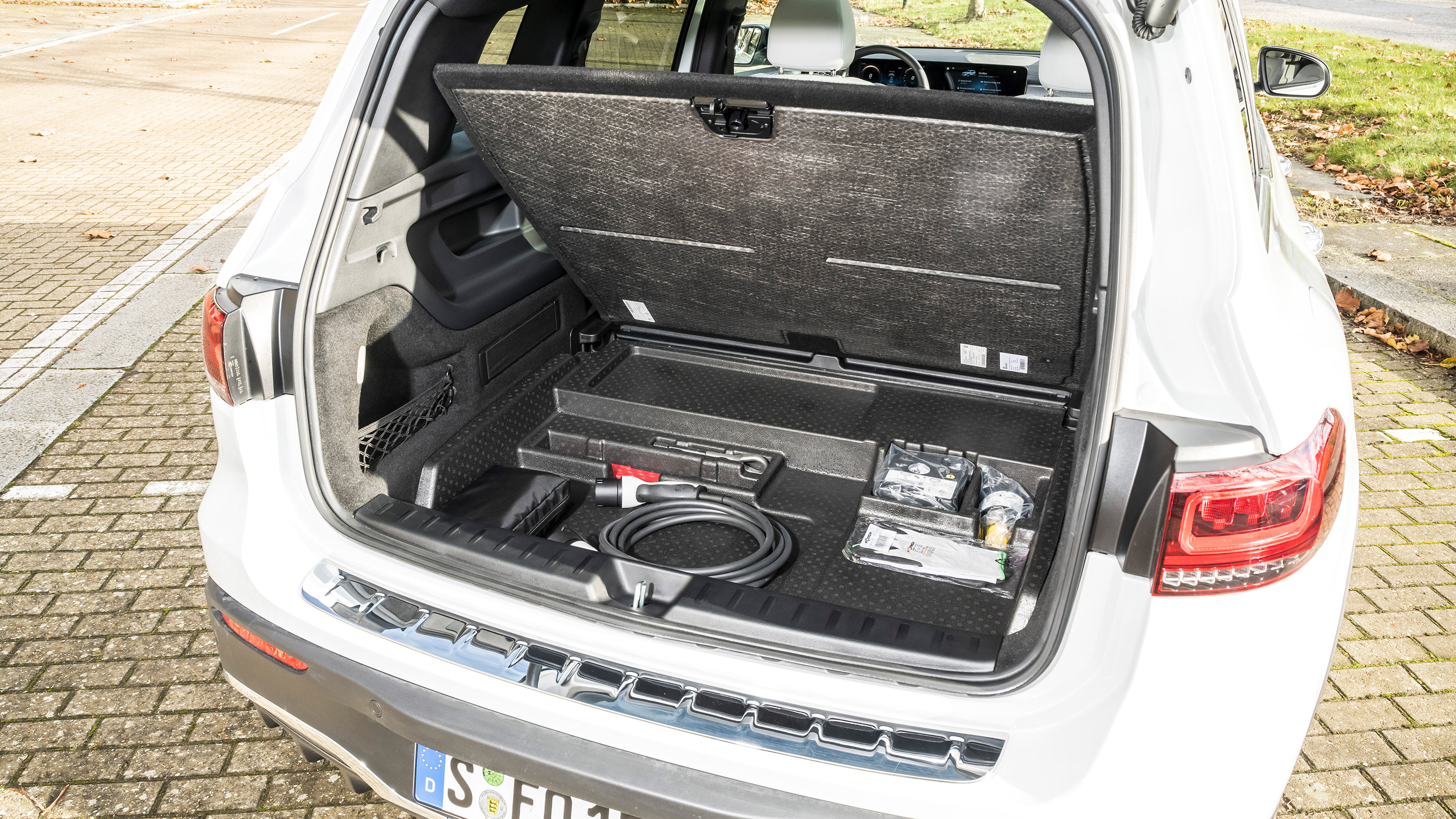 Mercedes EQB - boot detail