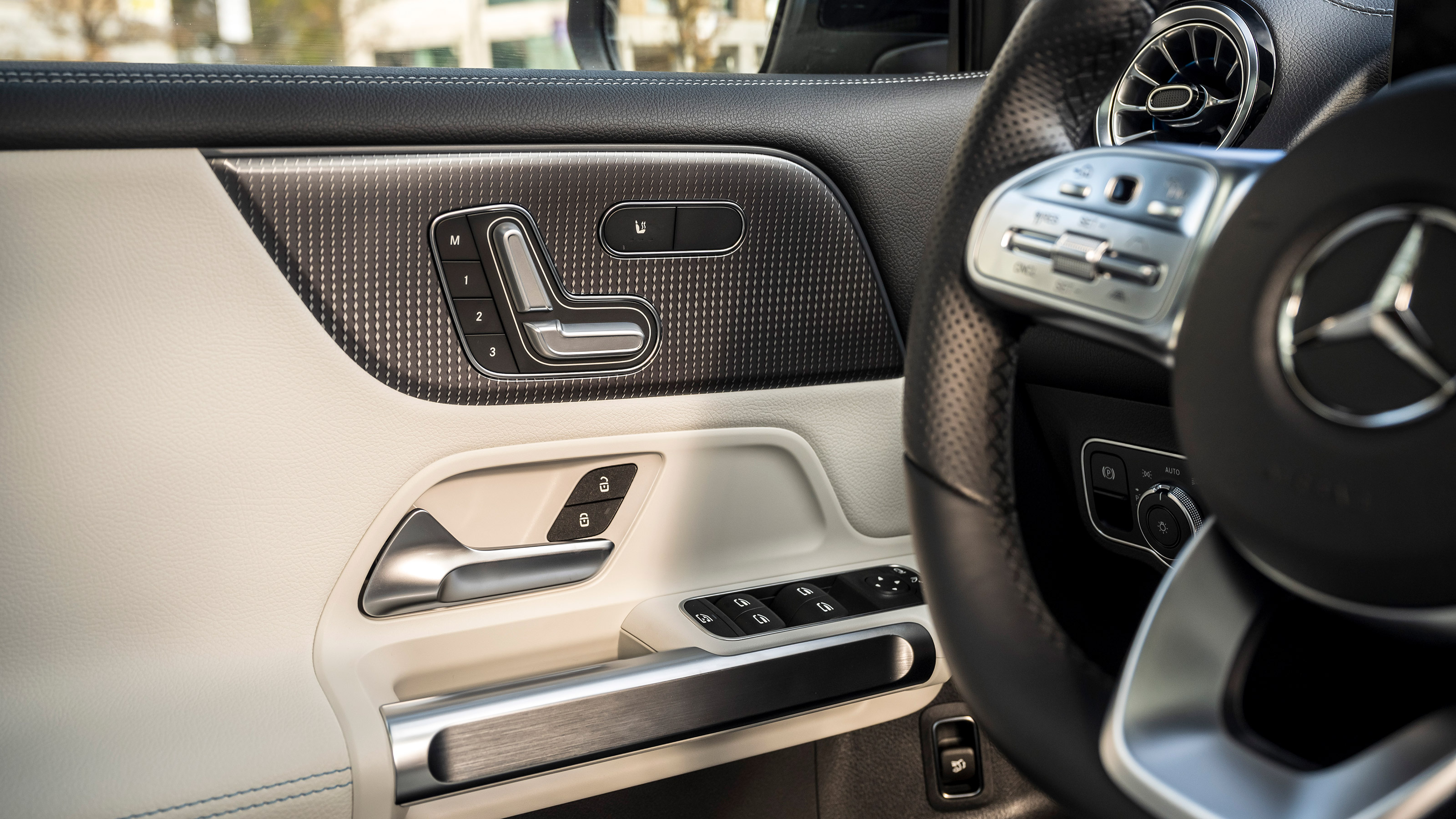 Mercedes EQB - door controls