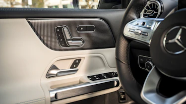 Mercedes EQB - door controls