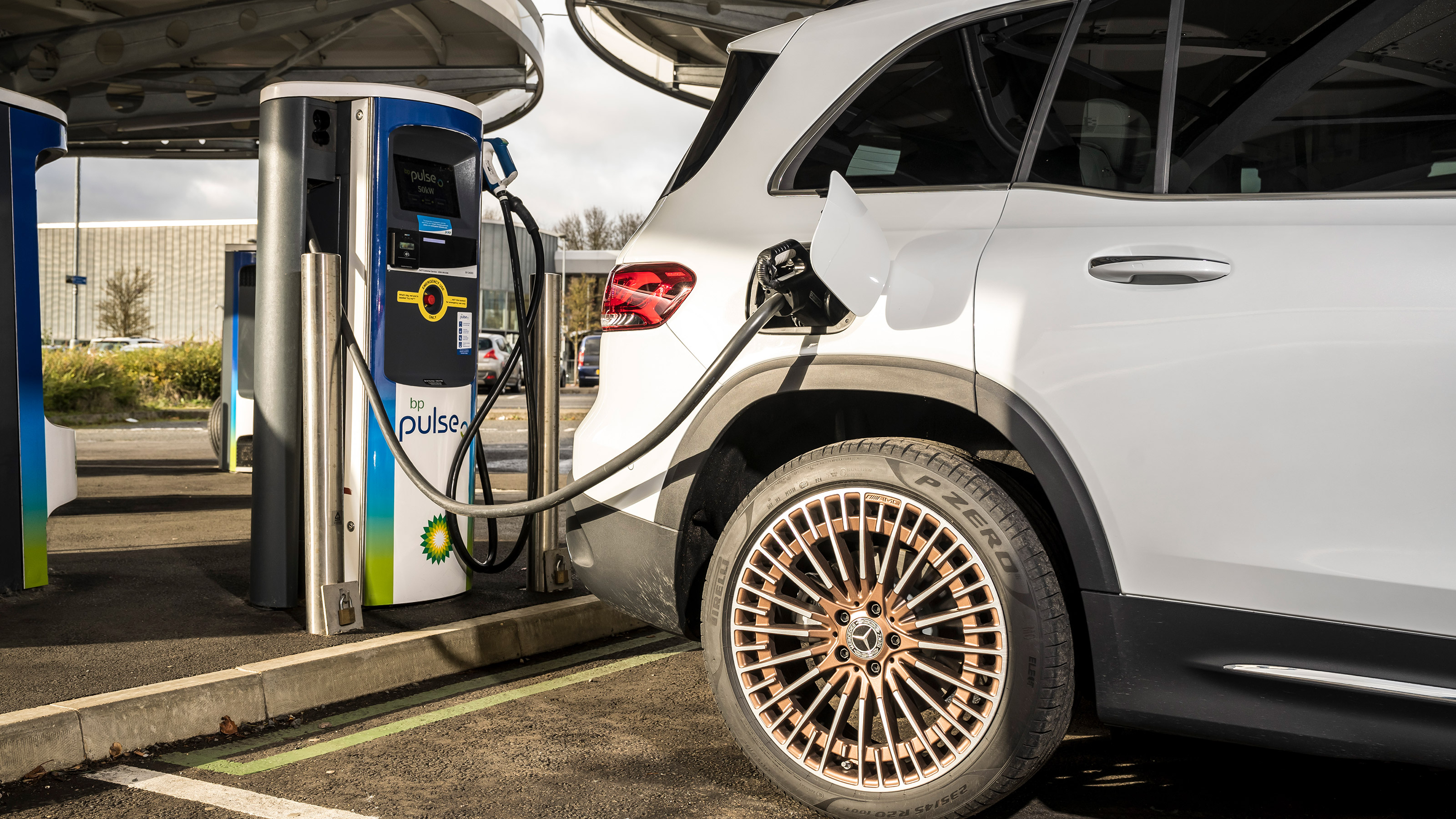 Mercedes EQB - charging