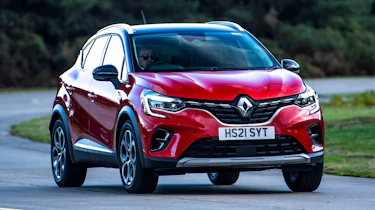Renault Captur - front cornering