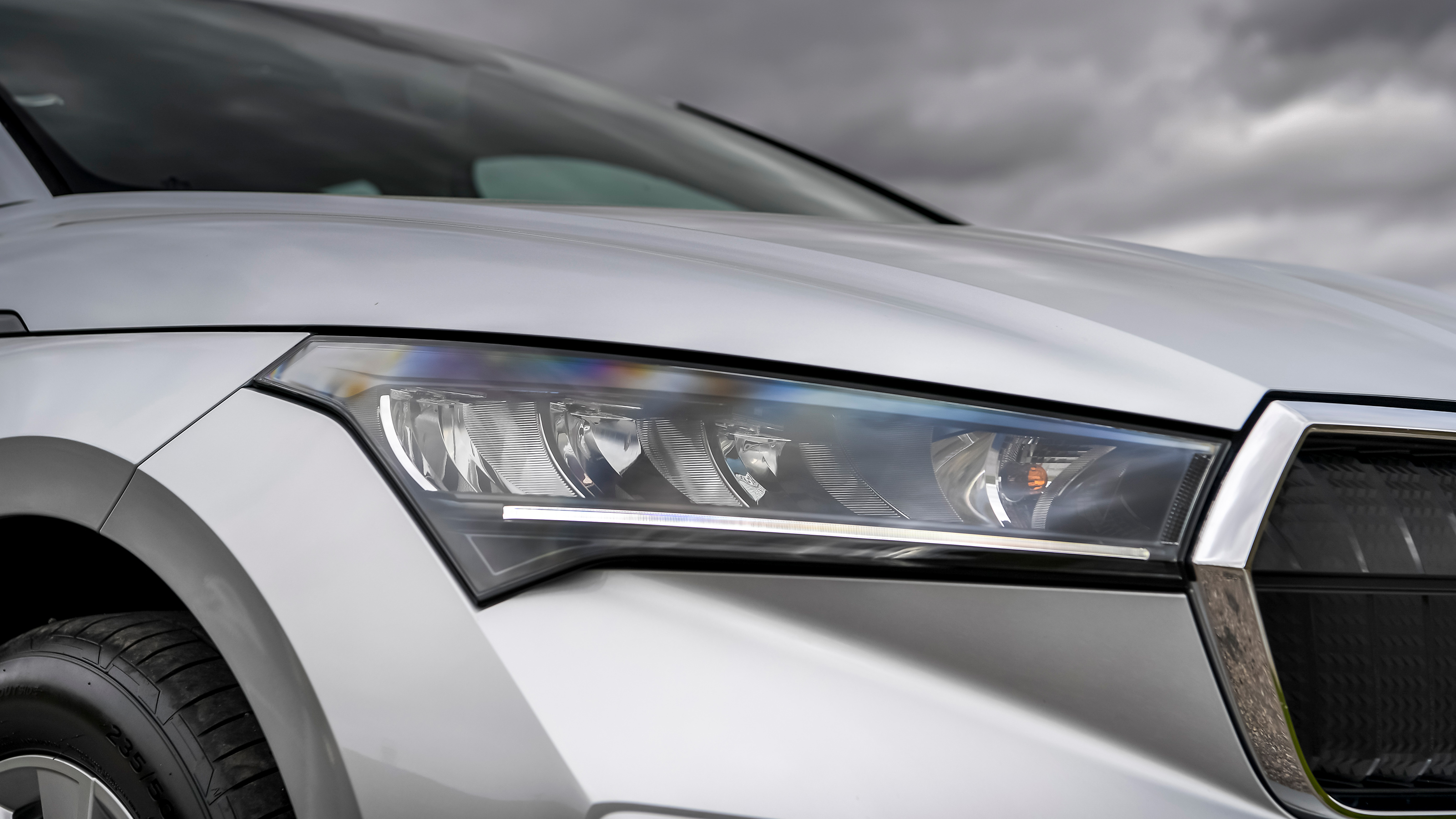 Skoda Enyaq iV - headlight