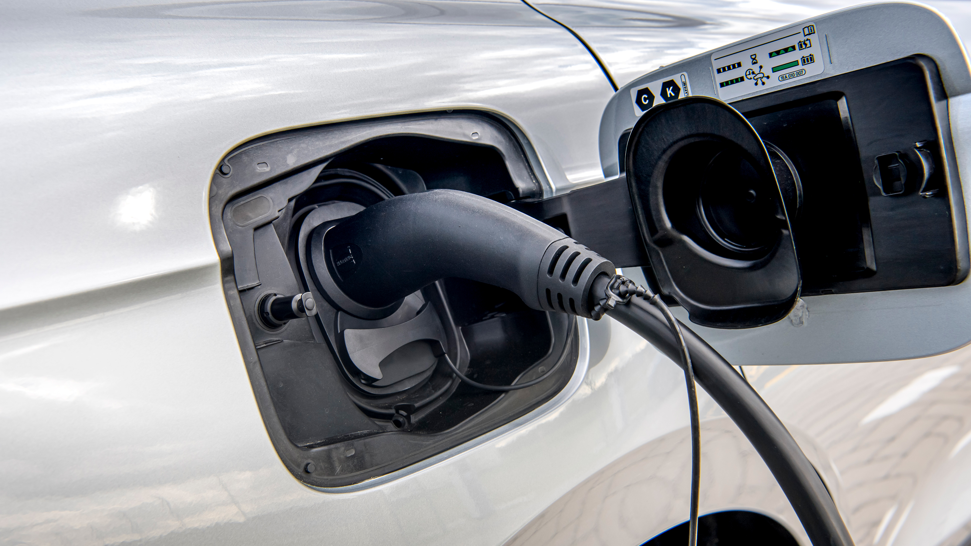 Skoda Enyaq iV - plug