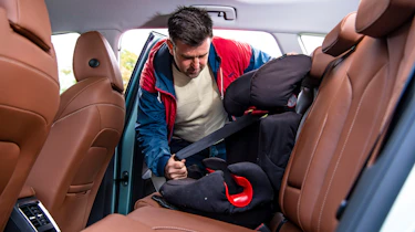 Skoda Enyaq iV 80 long termer - child seat