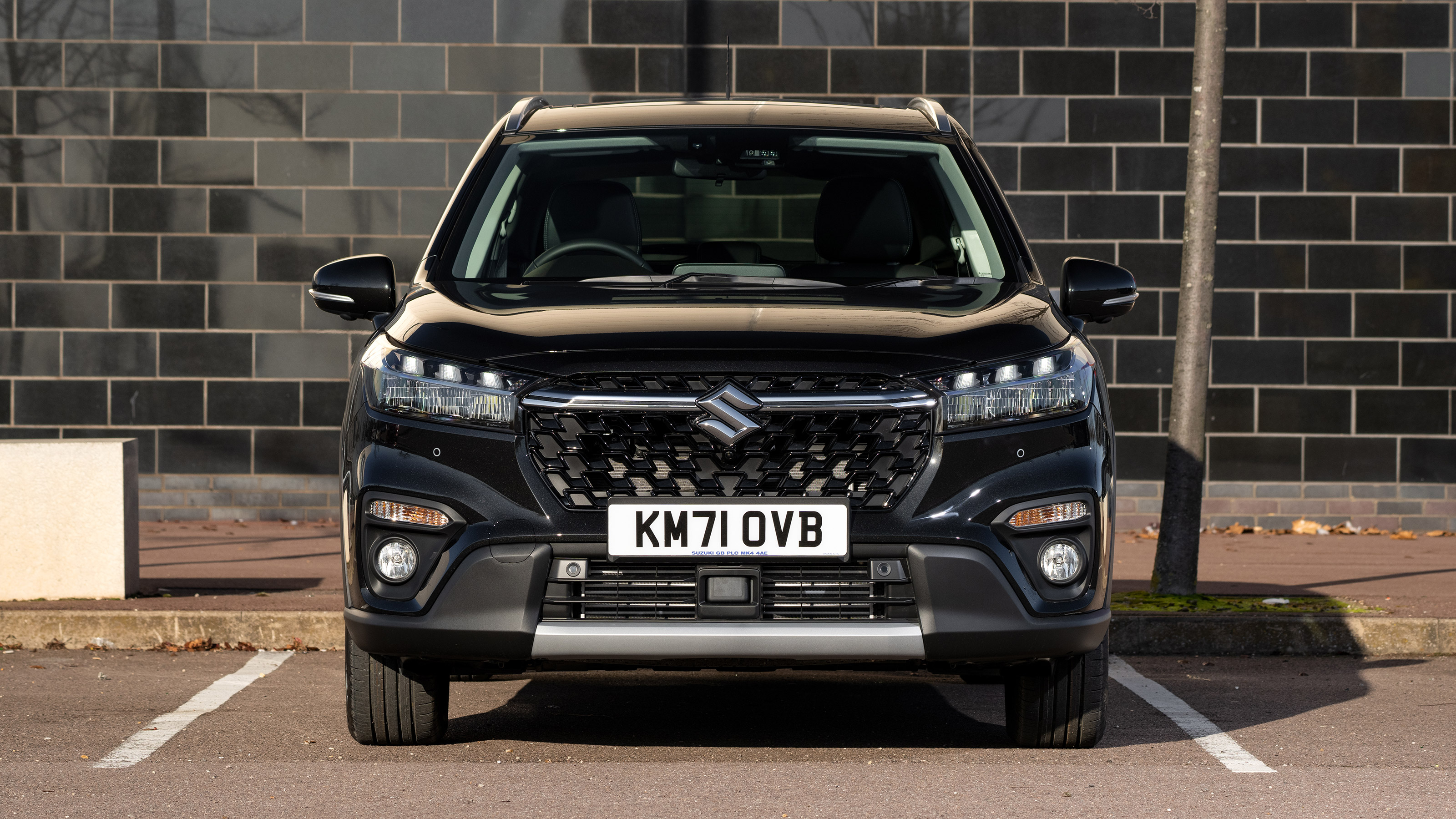 Suzuki S-Cross - full front