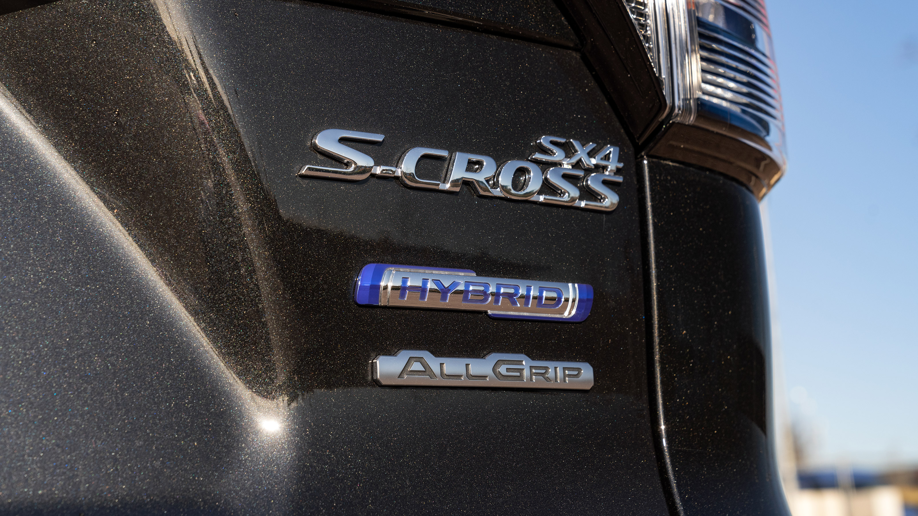Suzuki S-Cross - rear badge
