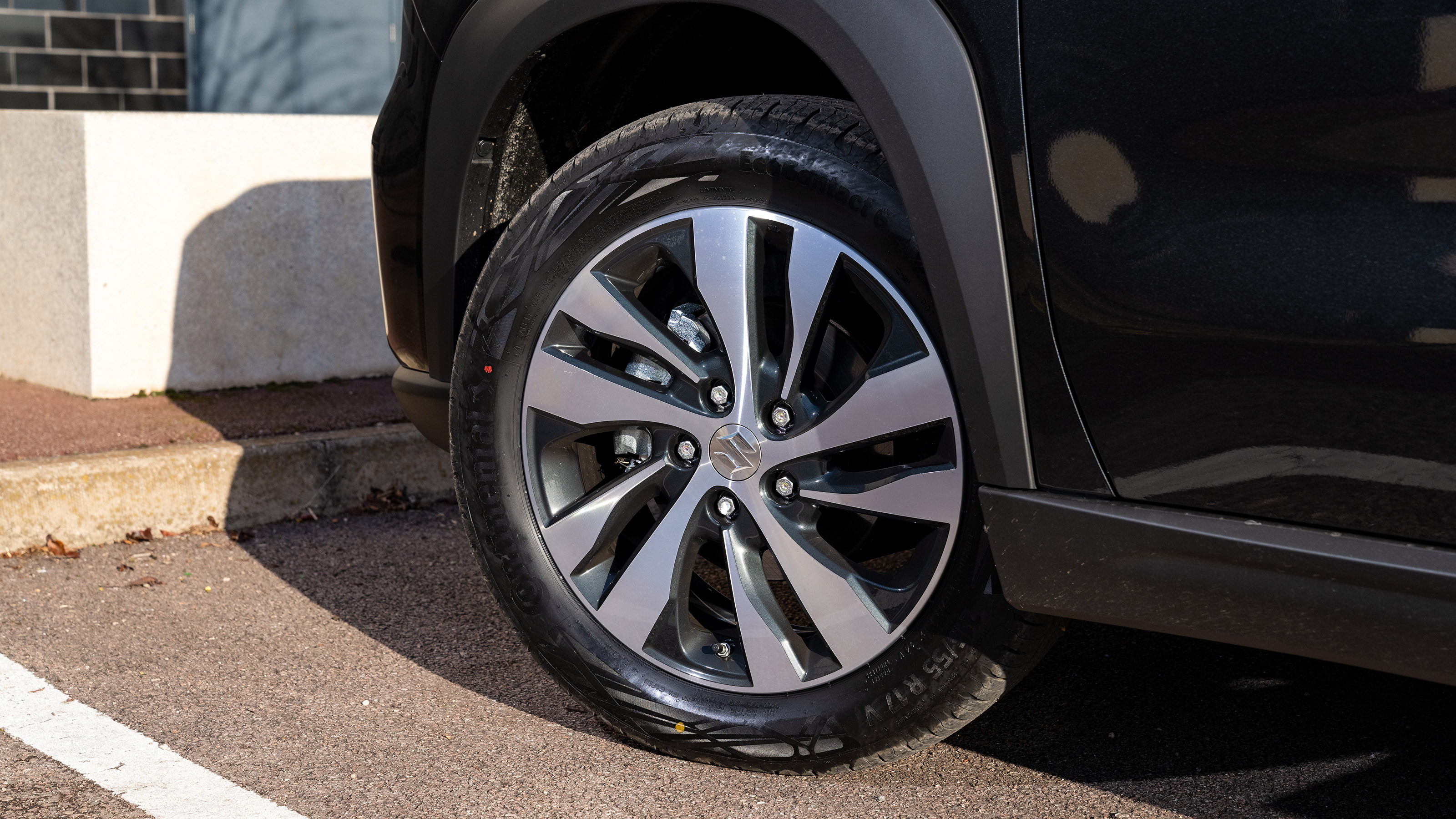 Suzuki S-Cross - wheel