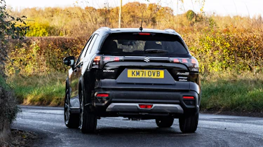 Suzuki S-Cross - rear cornering