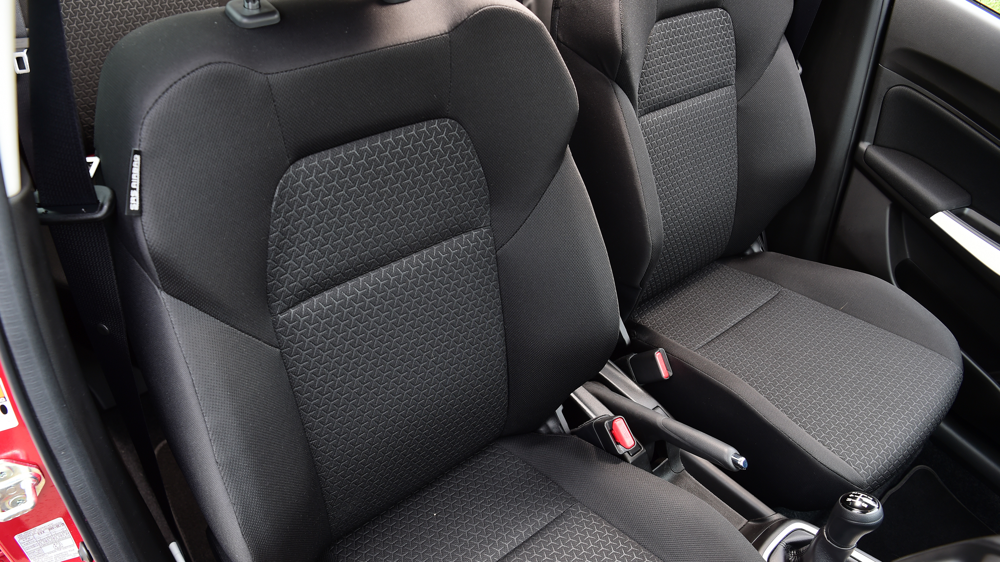 Suzuki Swift - seats