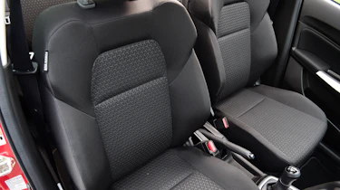 Suzuki Swift - seats